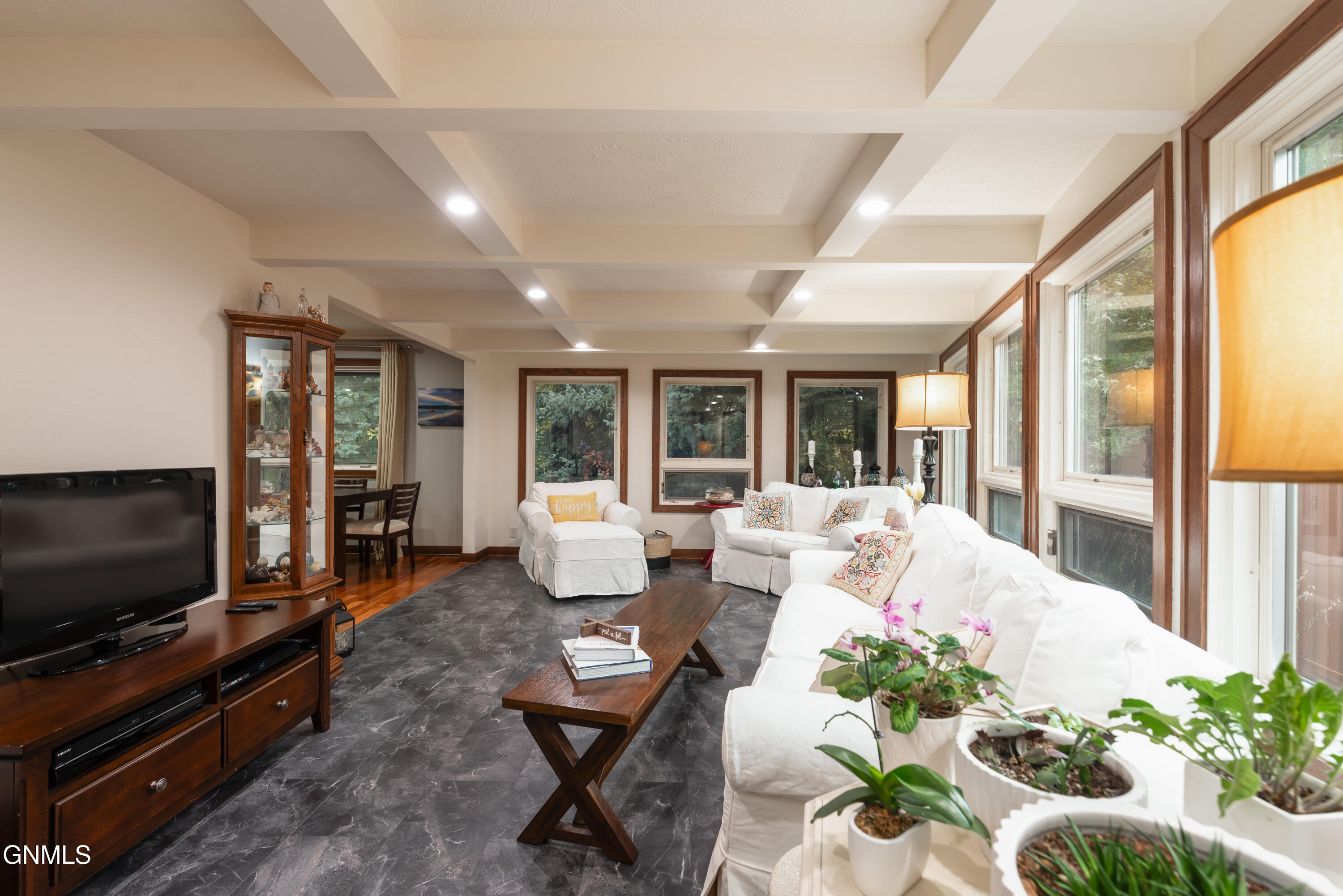 property viewer photo 14