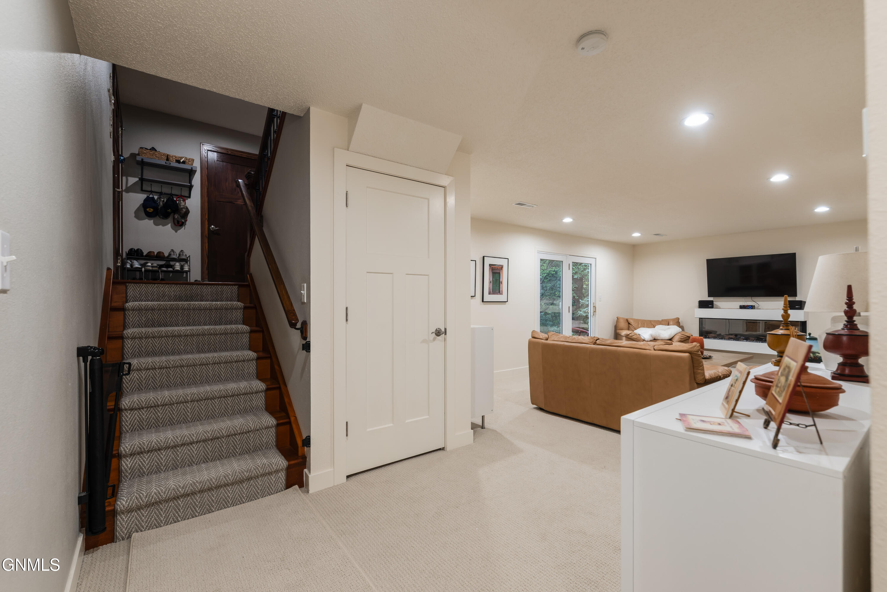 property viewer photo 26