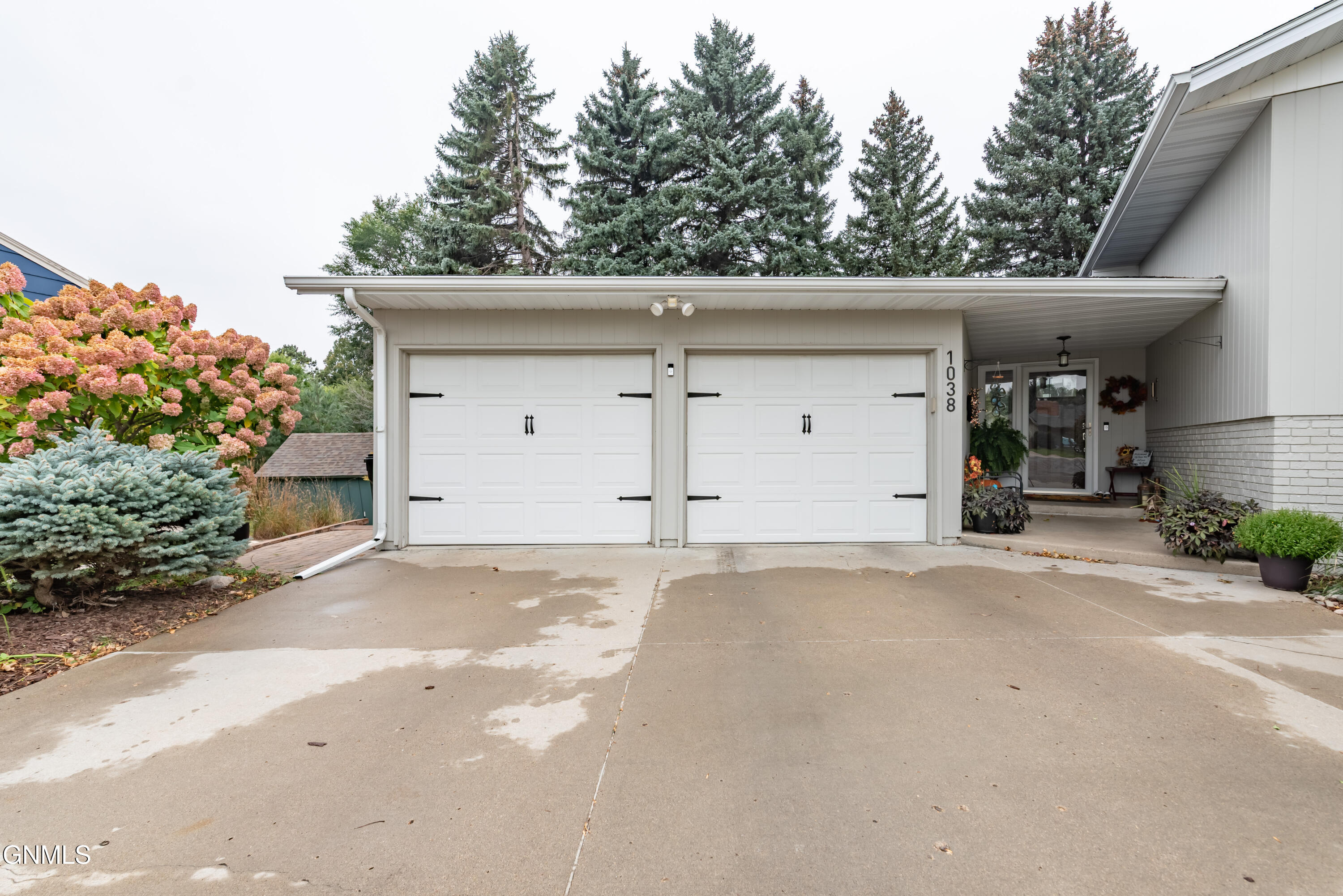 property viewer photo 35