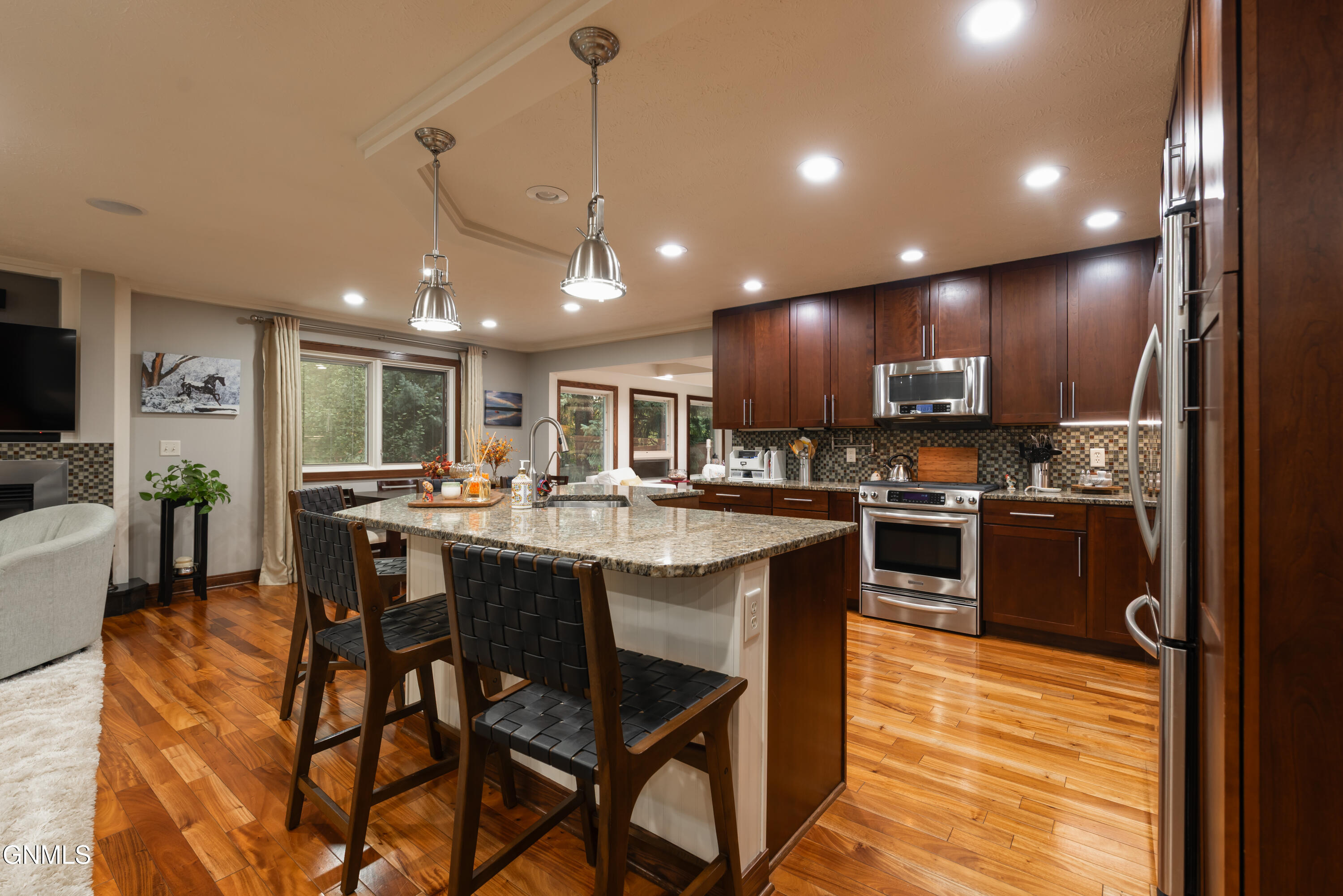 property viewer photo 5