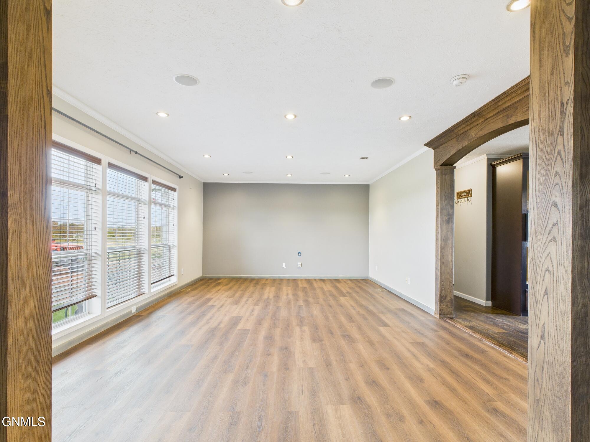 property viewer photo 19