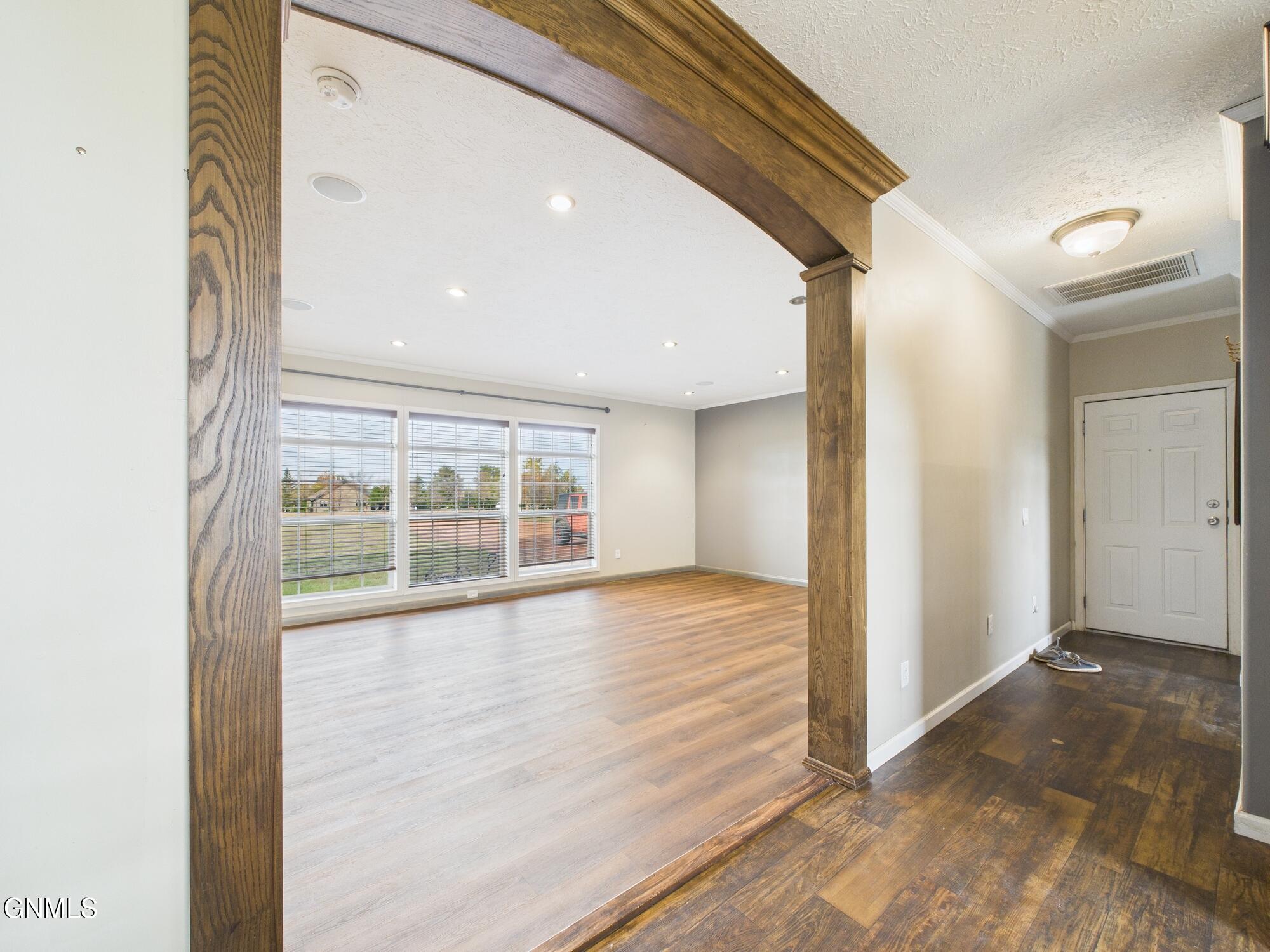property viewer photo 20