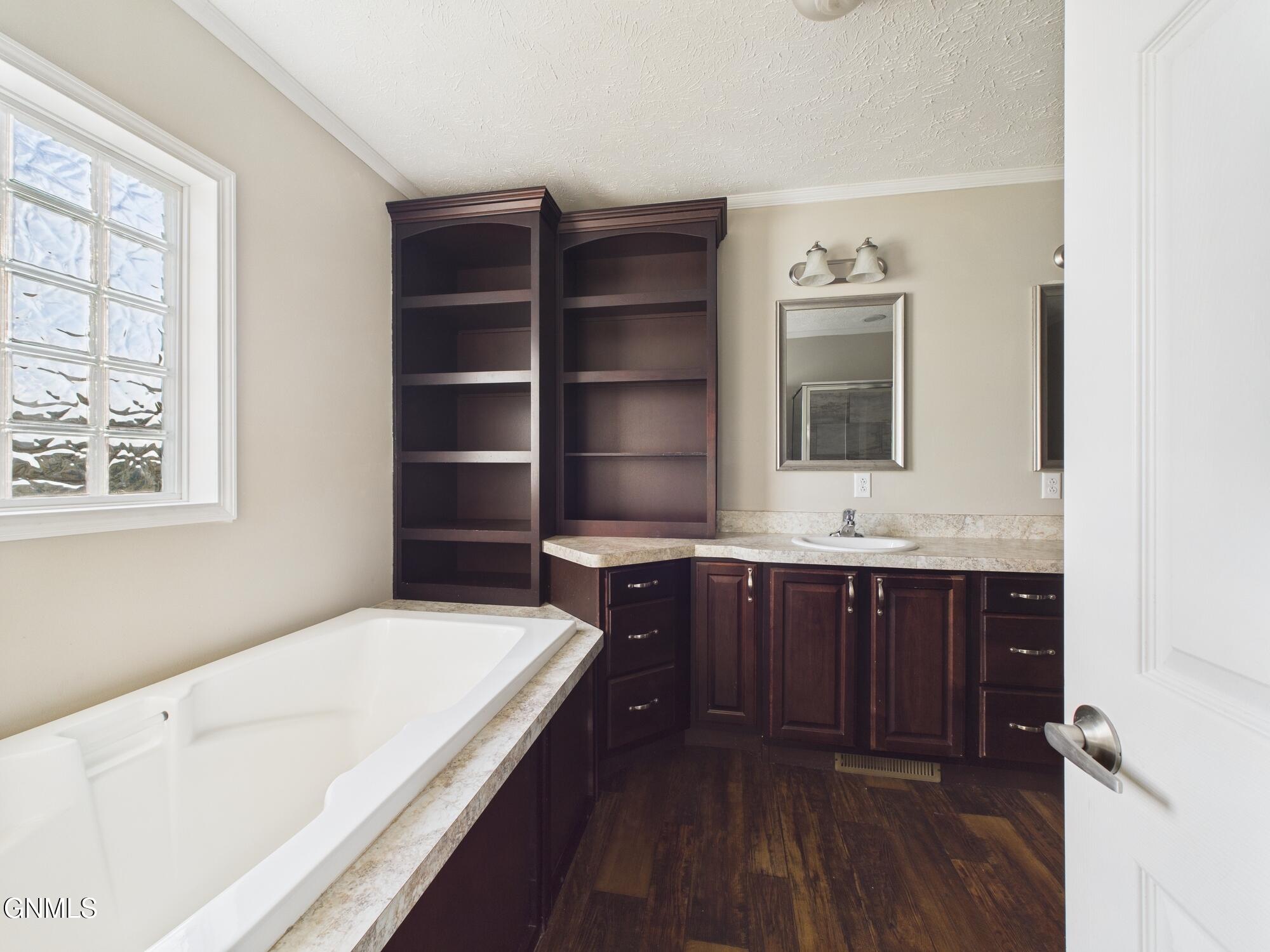 property viewer photo 27