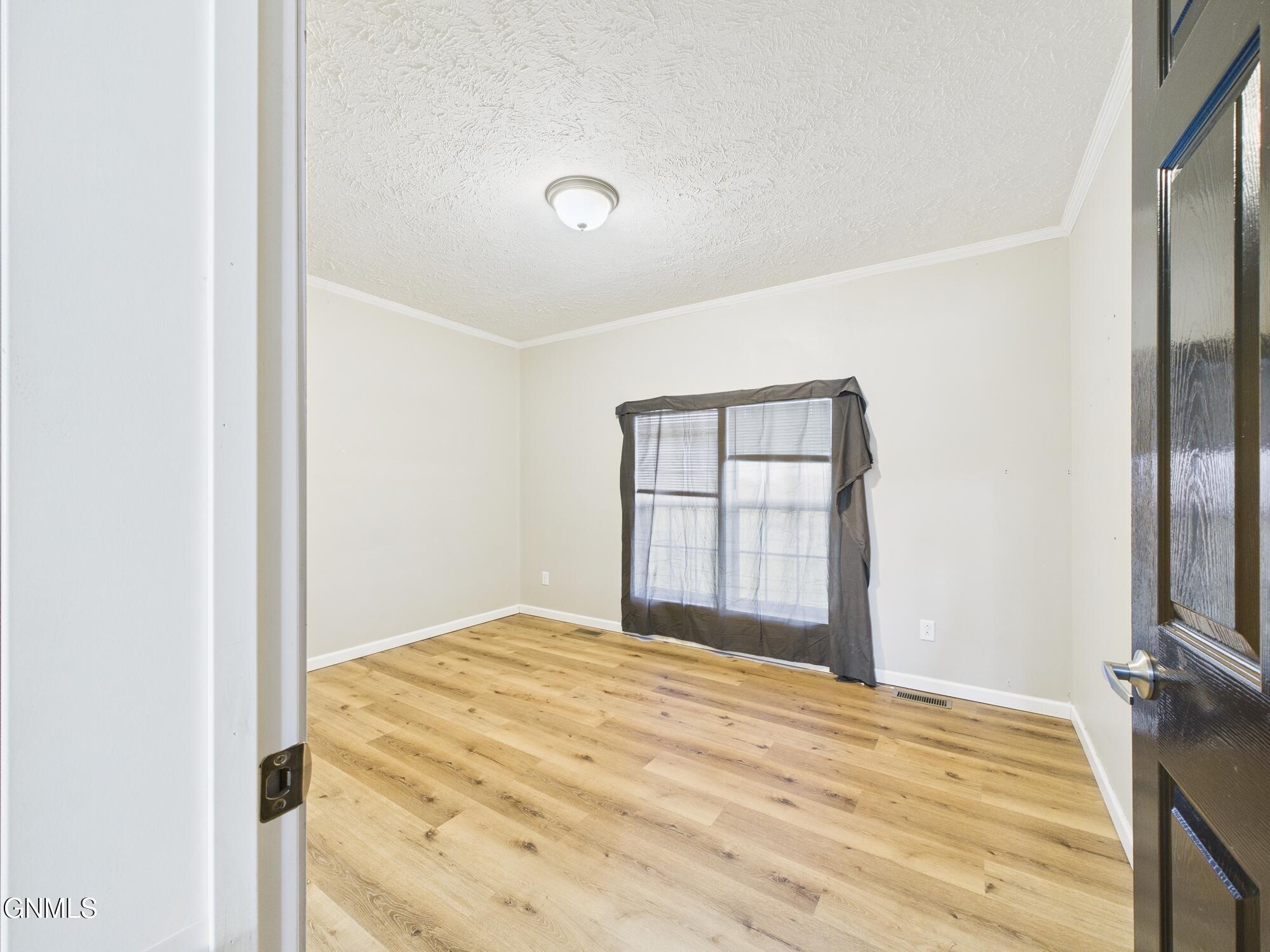 property viewer photo 36