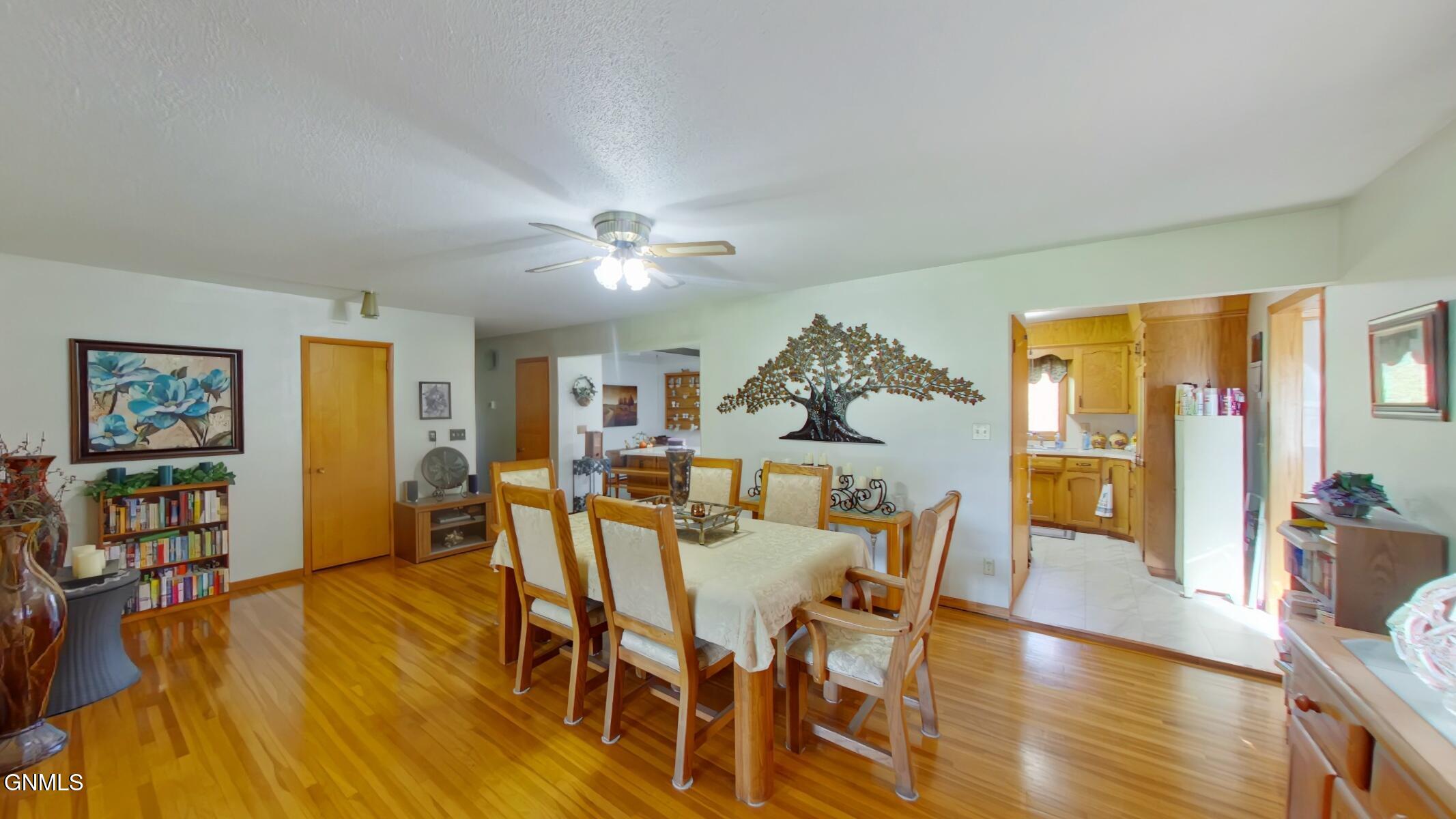 property viewer photo 5