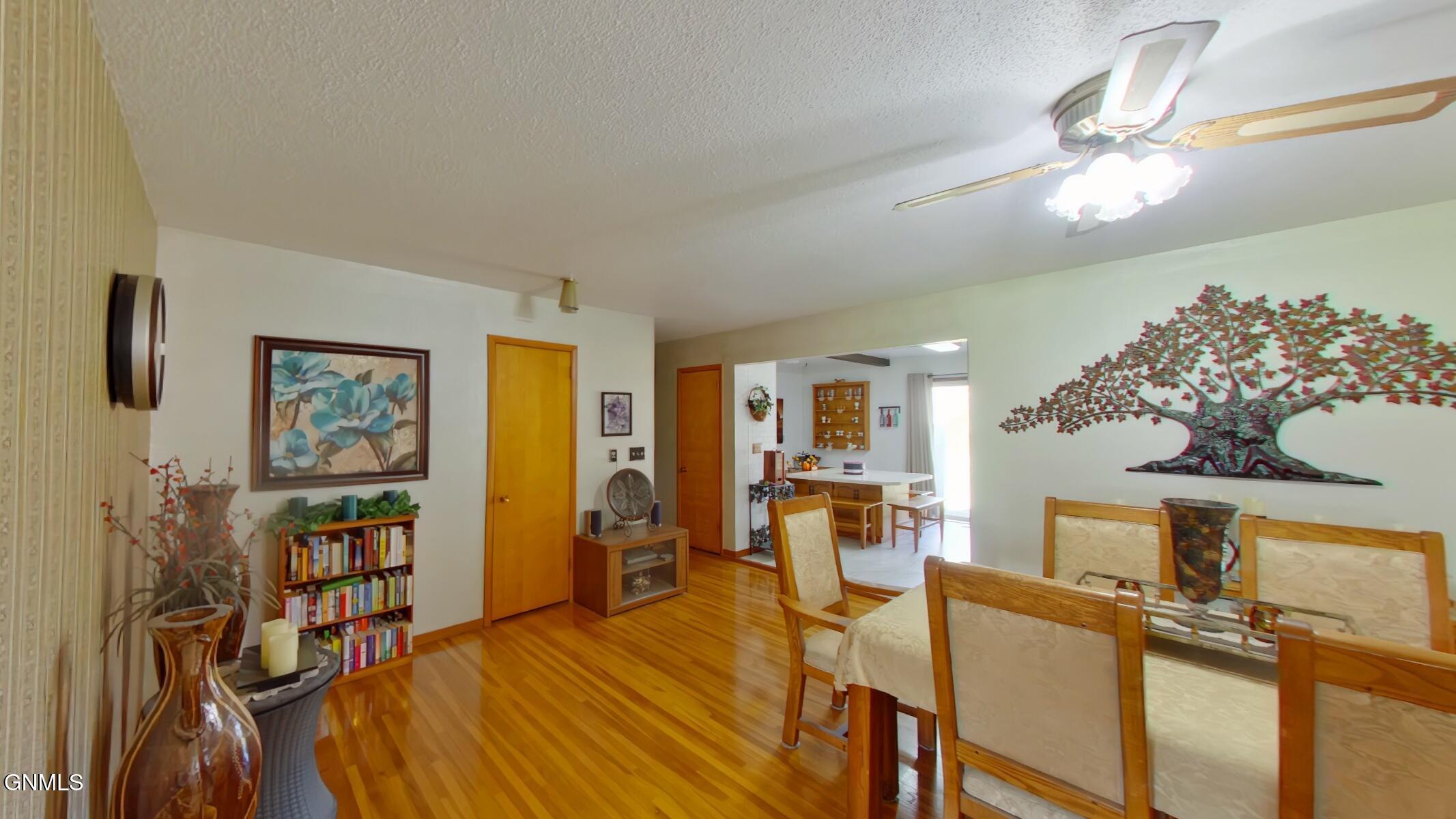 property viewer photo 6