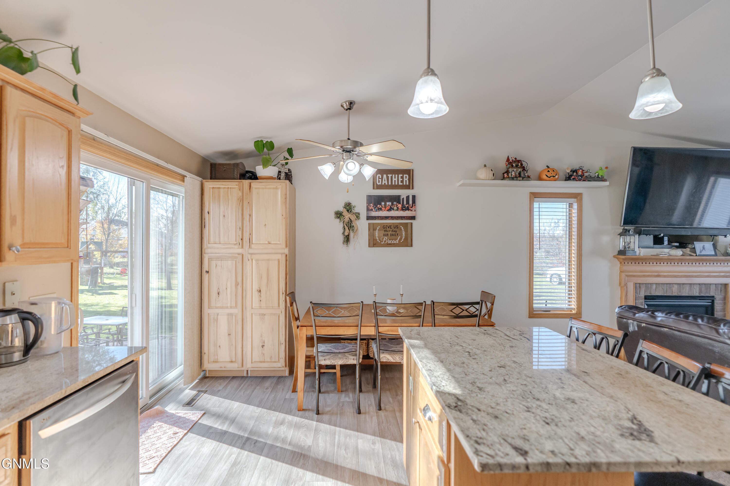 property viewer photo 18