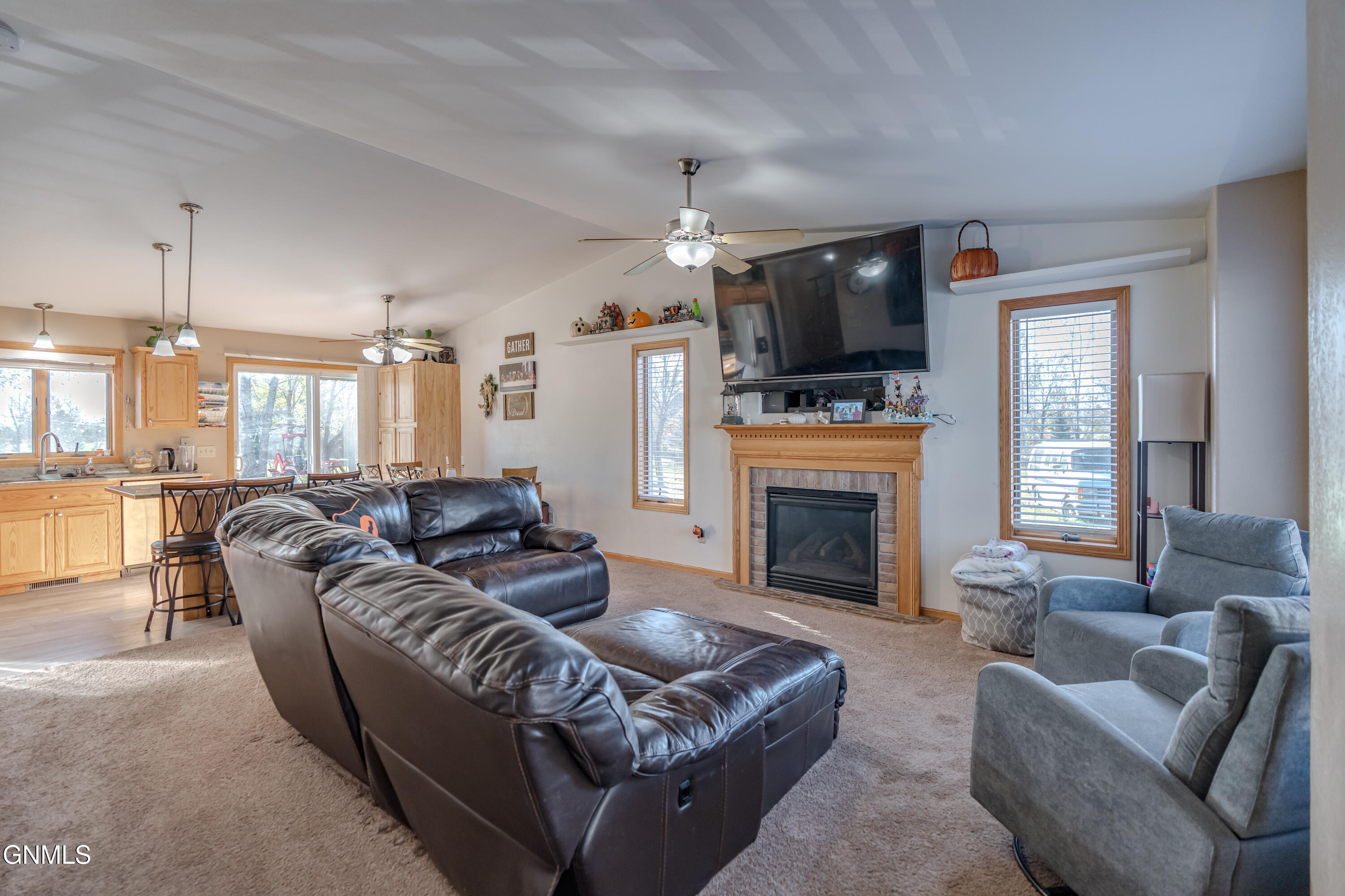 property viewer photo 3