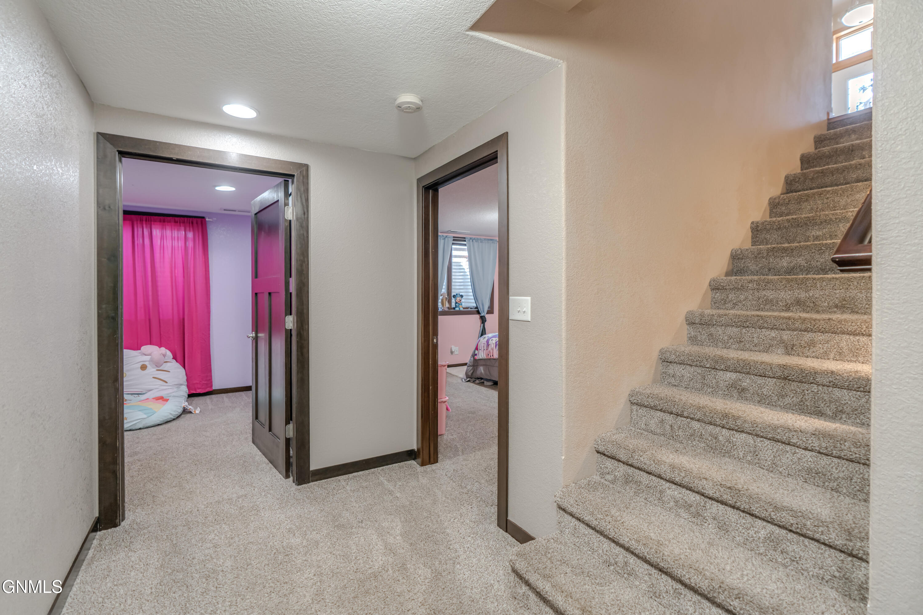 property viewer photo 45