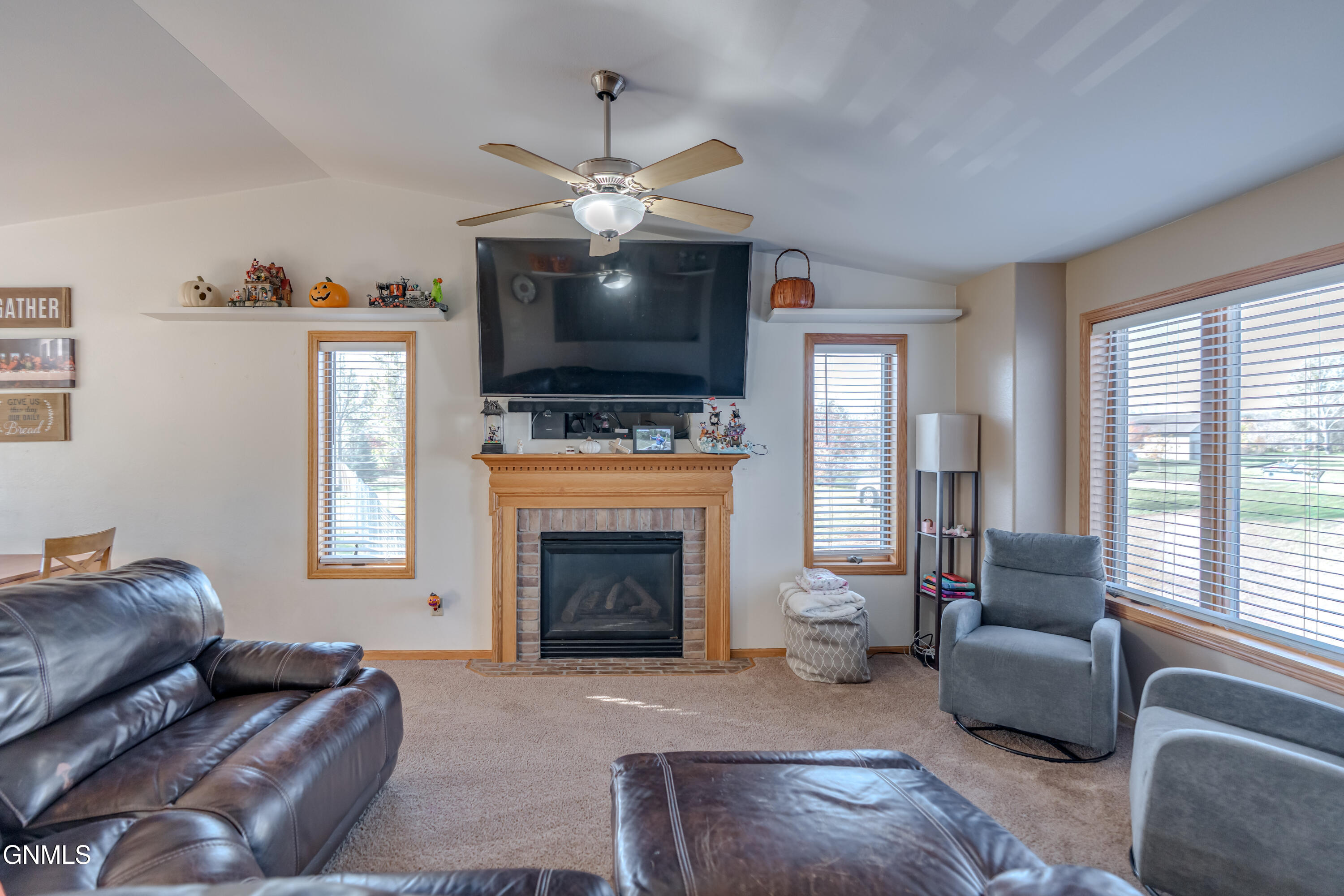 property viewer photo 5