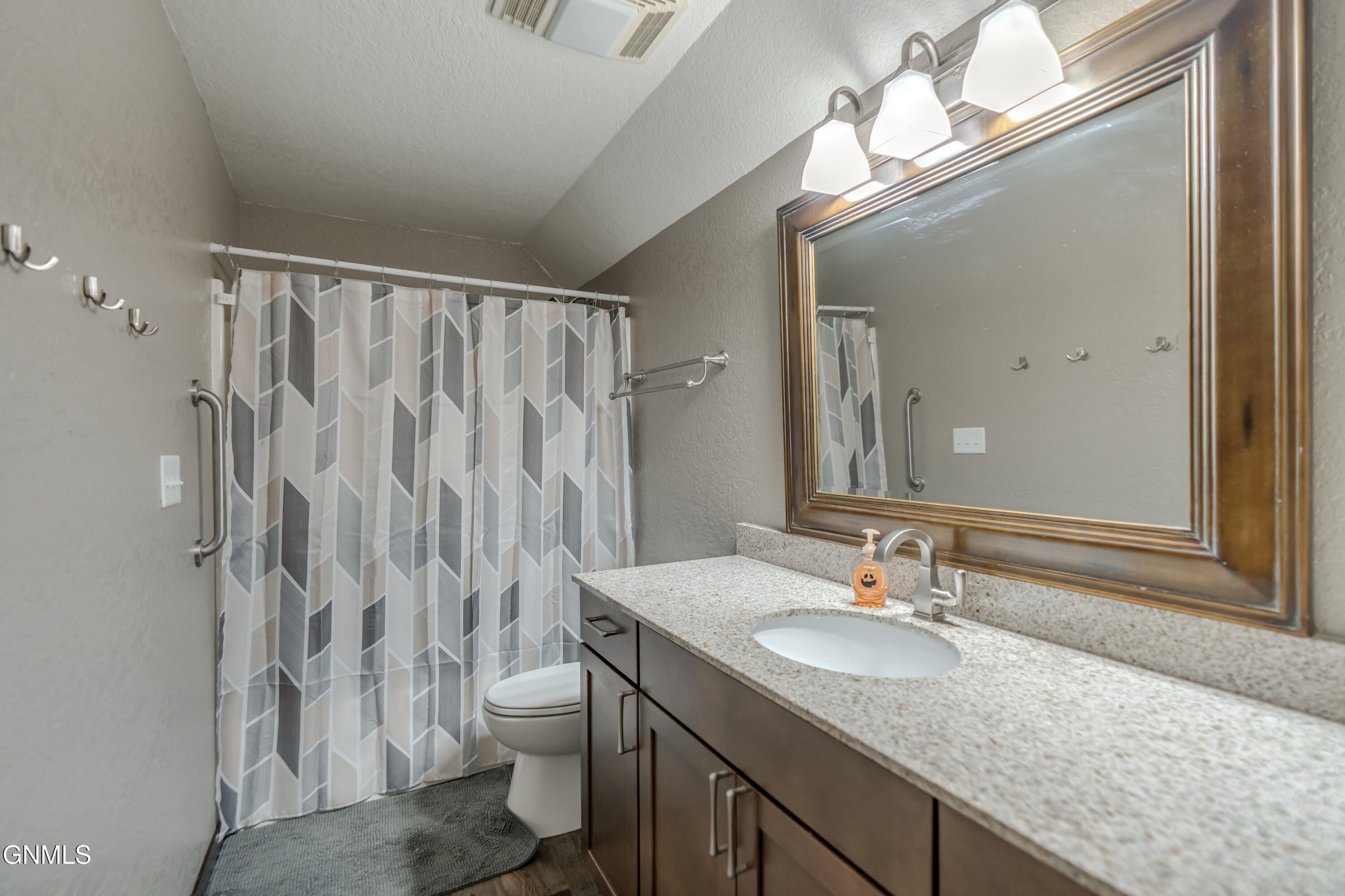 property viewer photo 54