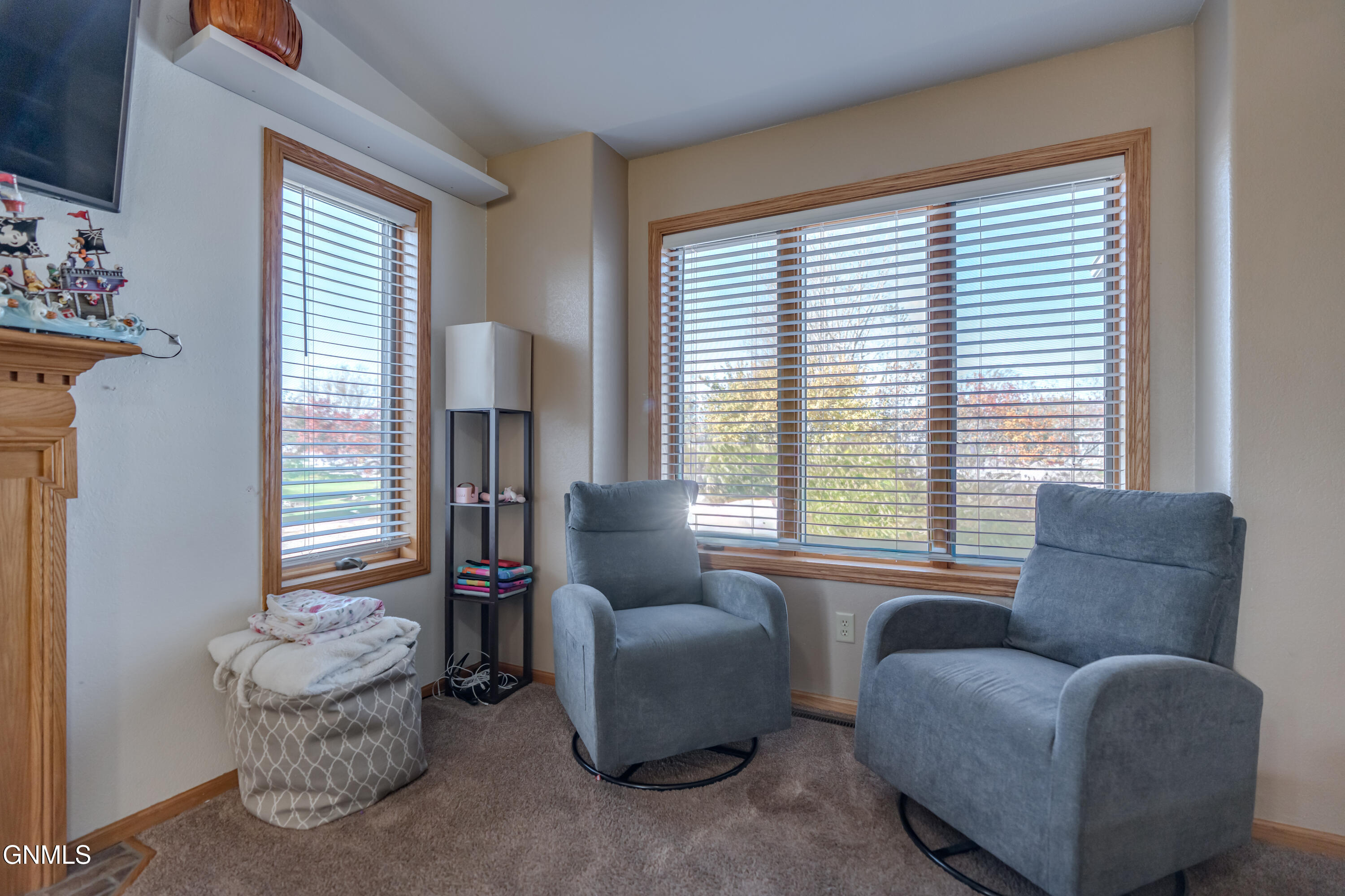 property viewer photo 9