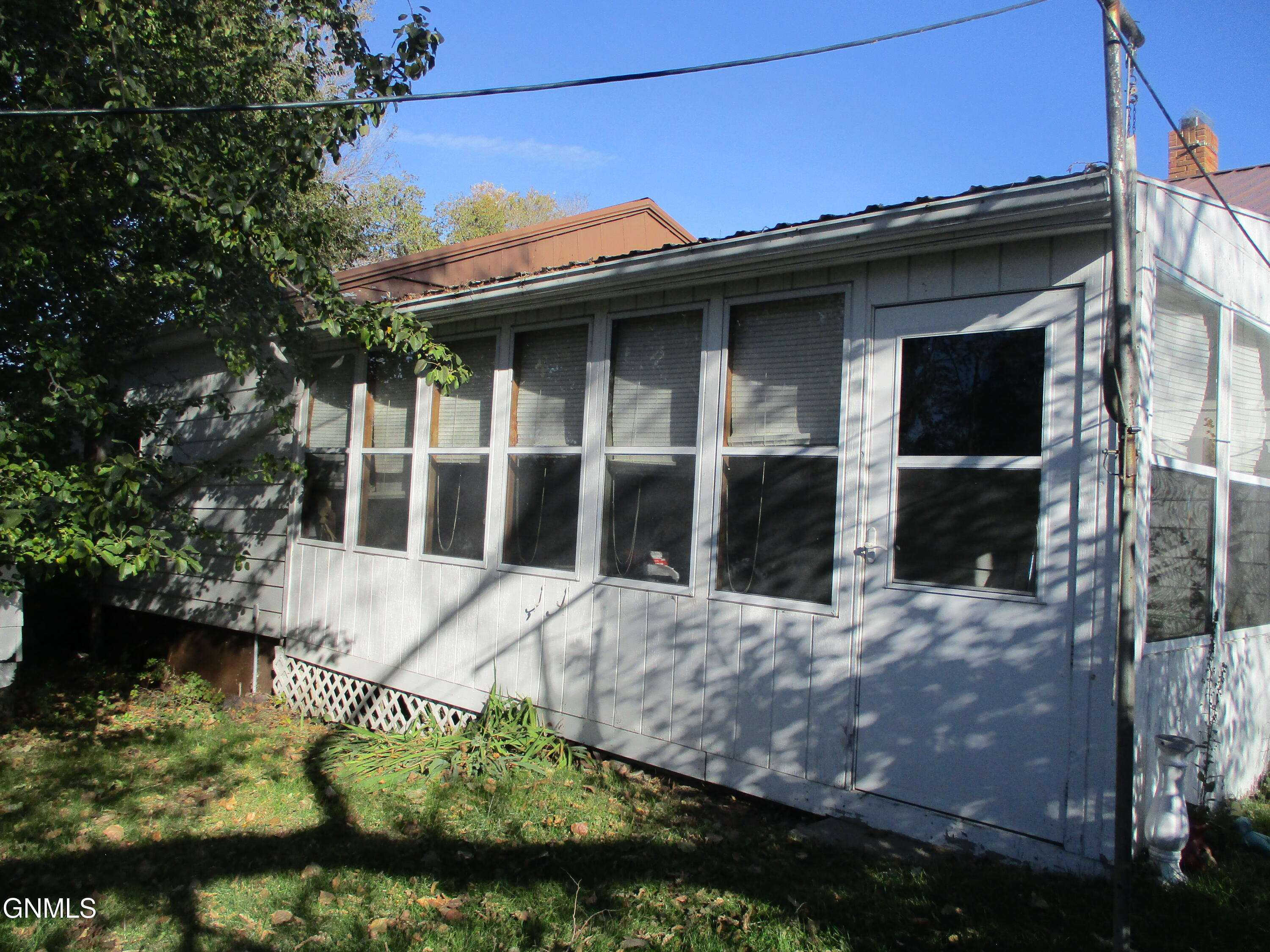 main property photo 22
