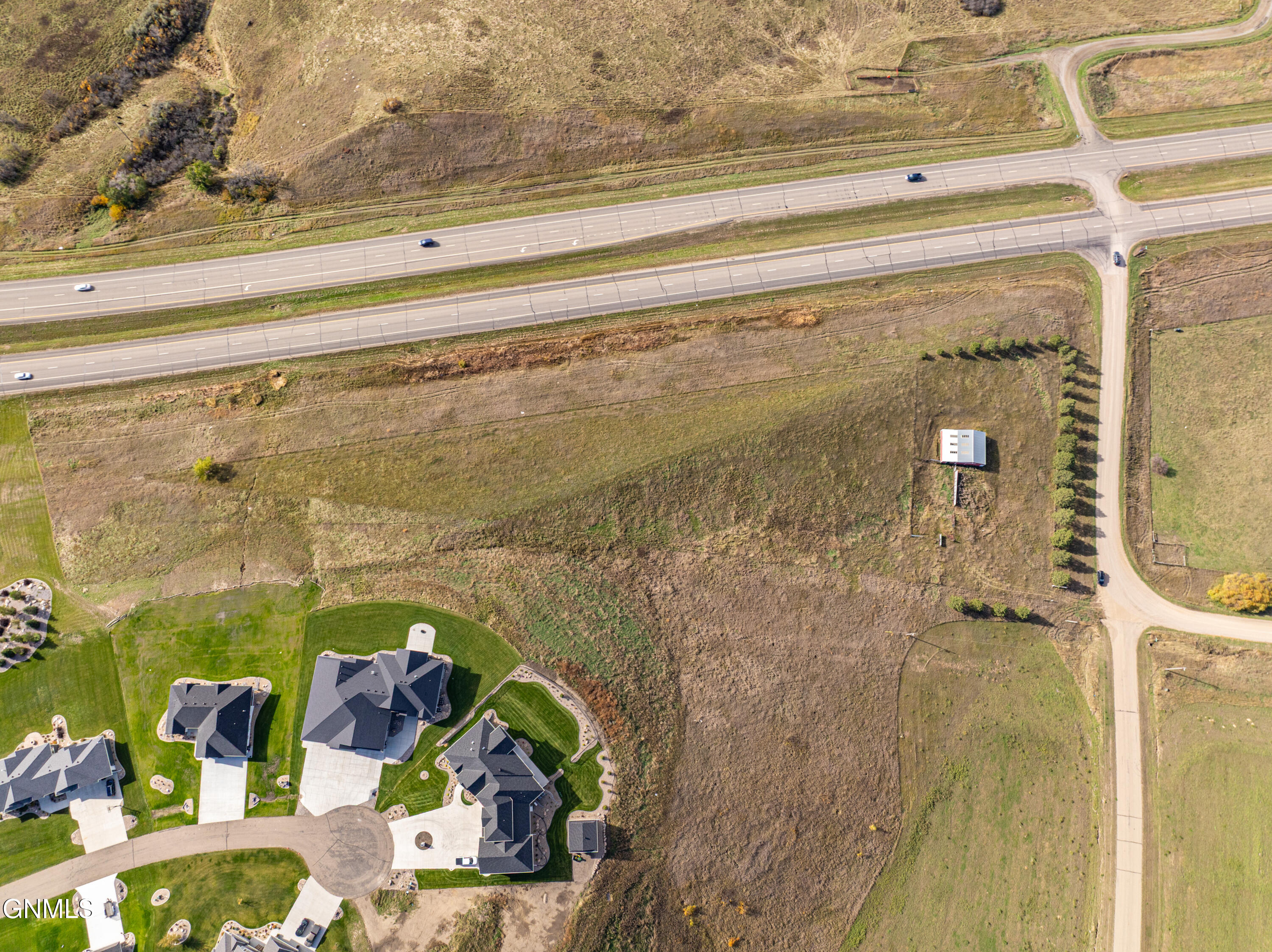 main property photo 10