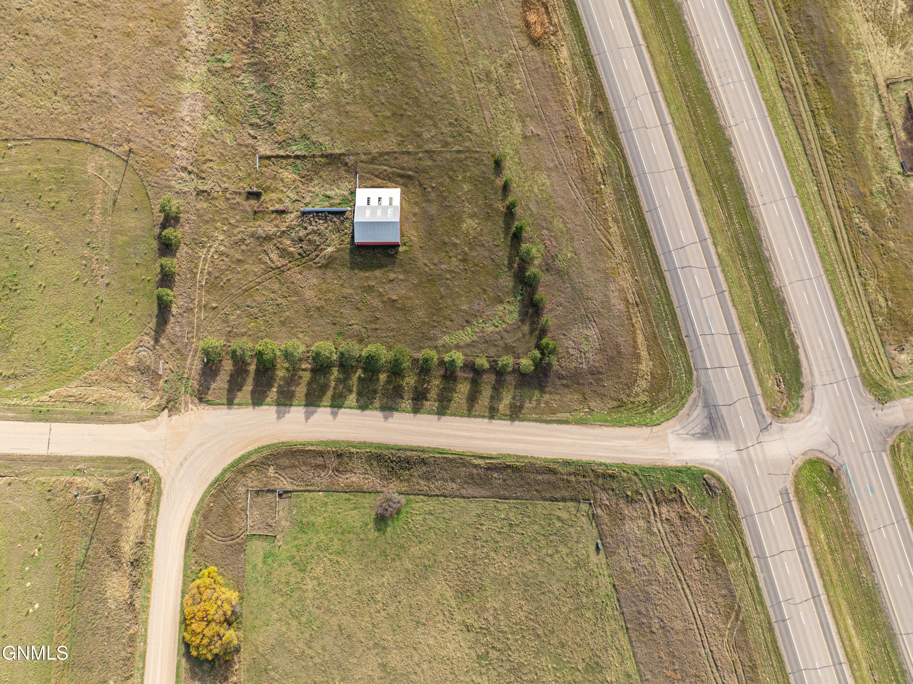 main property photo 13