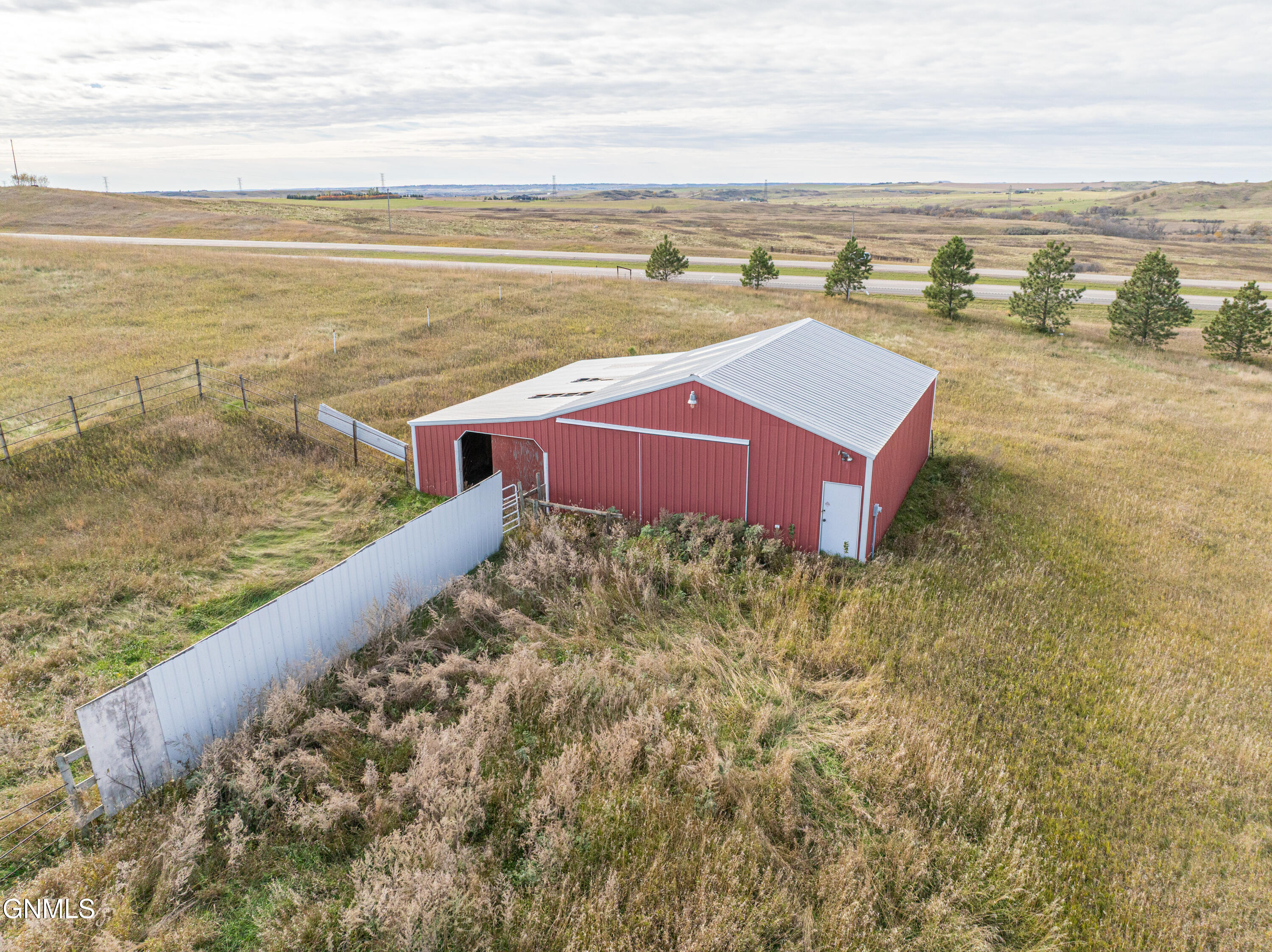 main property photo 22