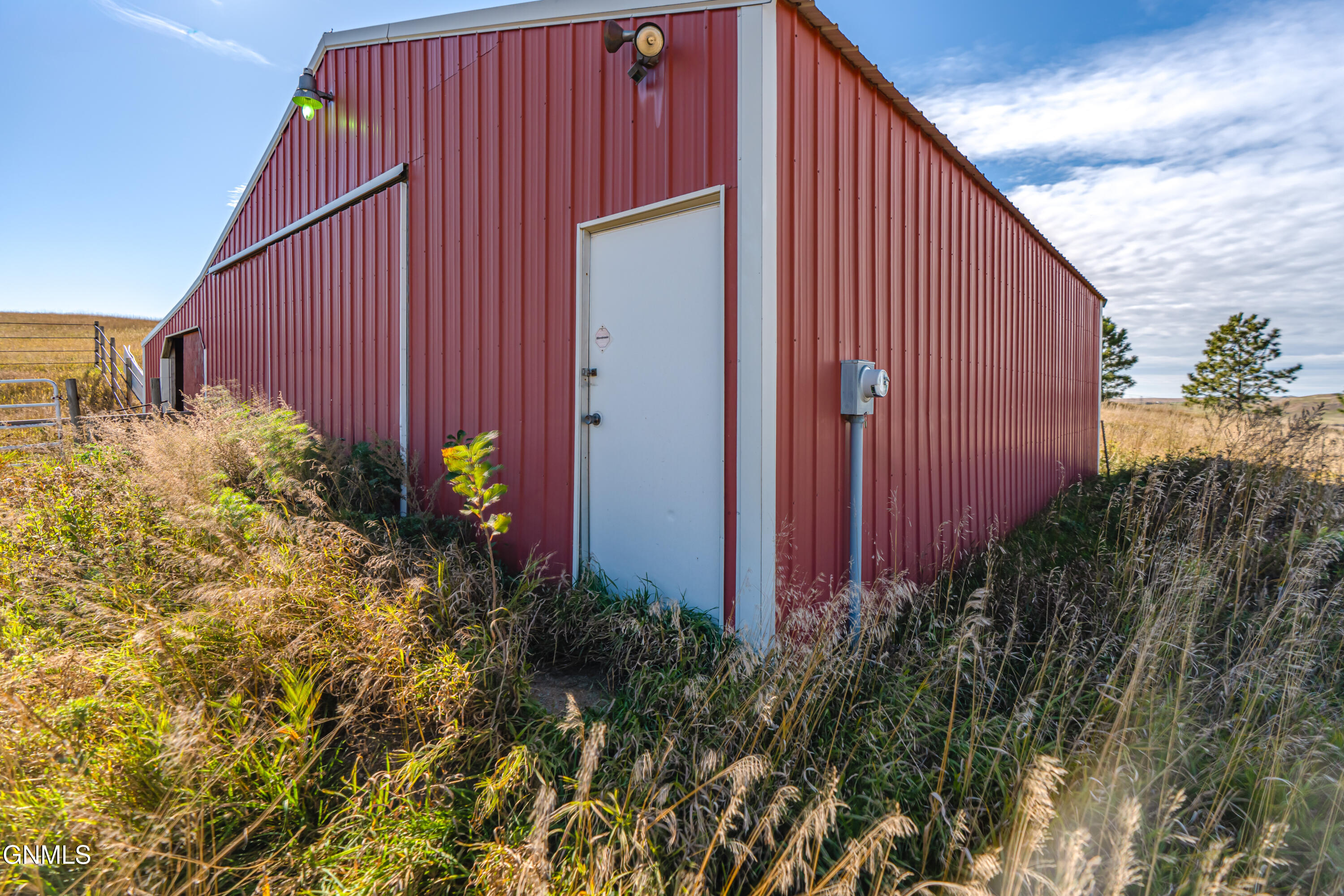 main property photo 38