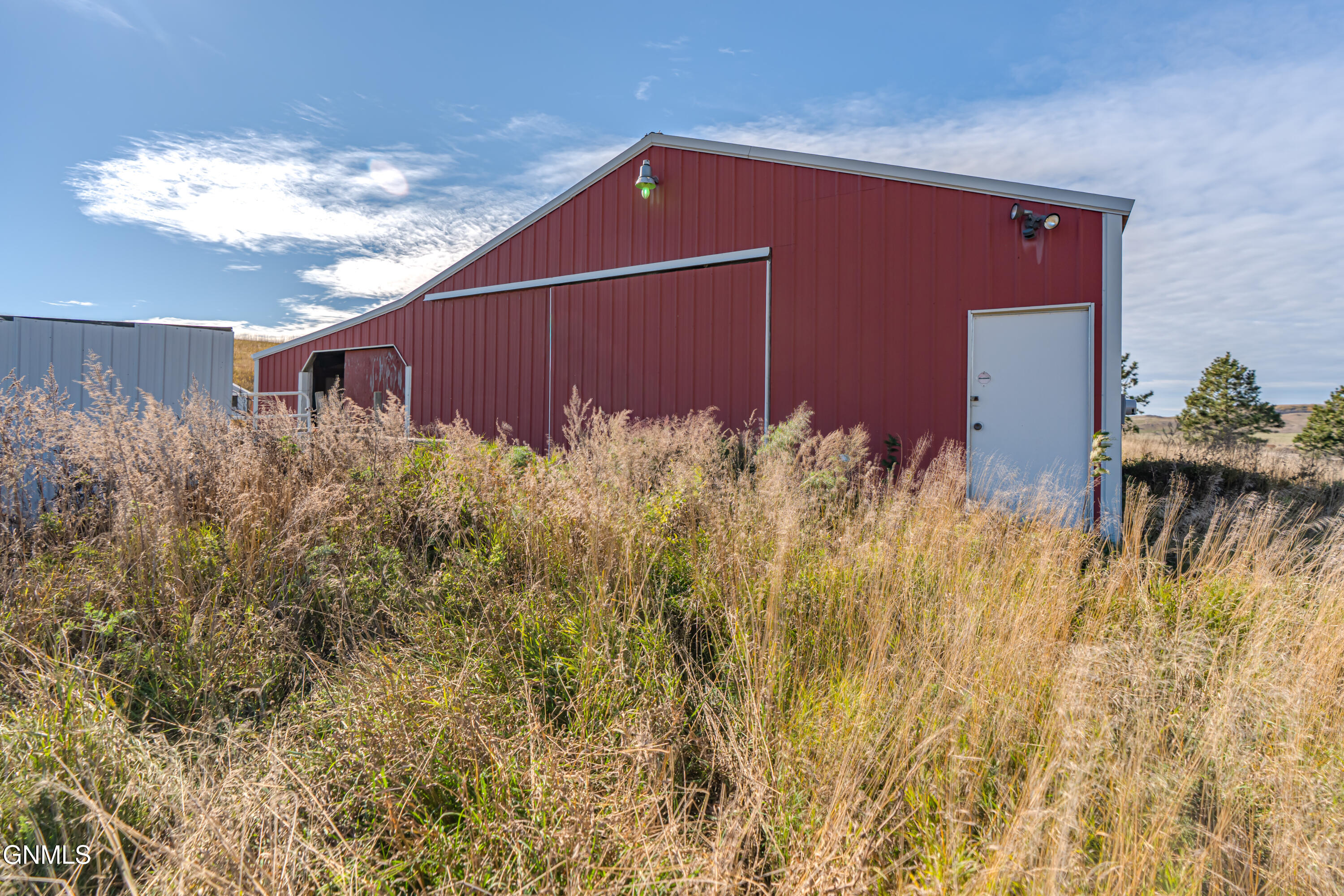 main property photo 40