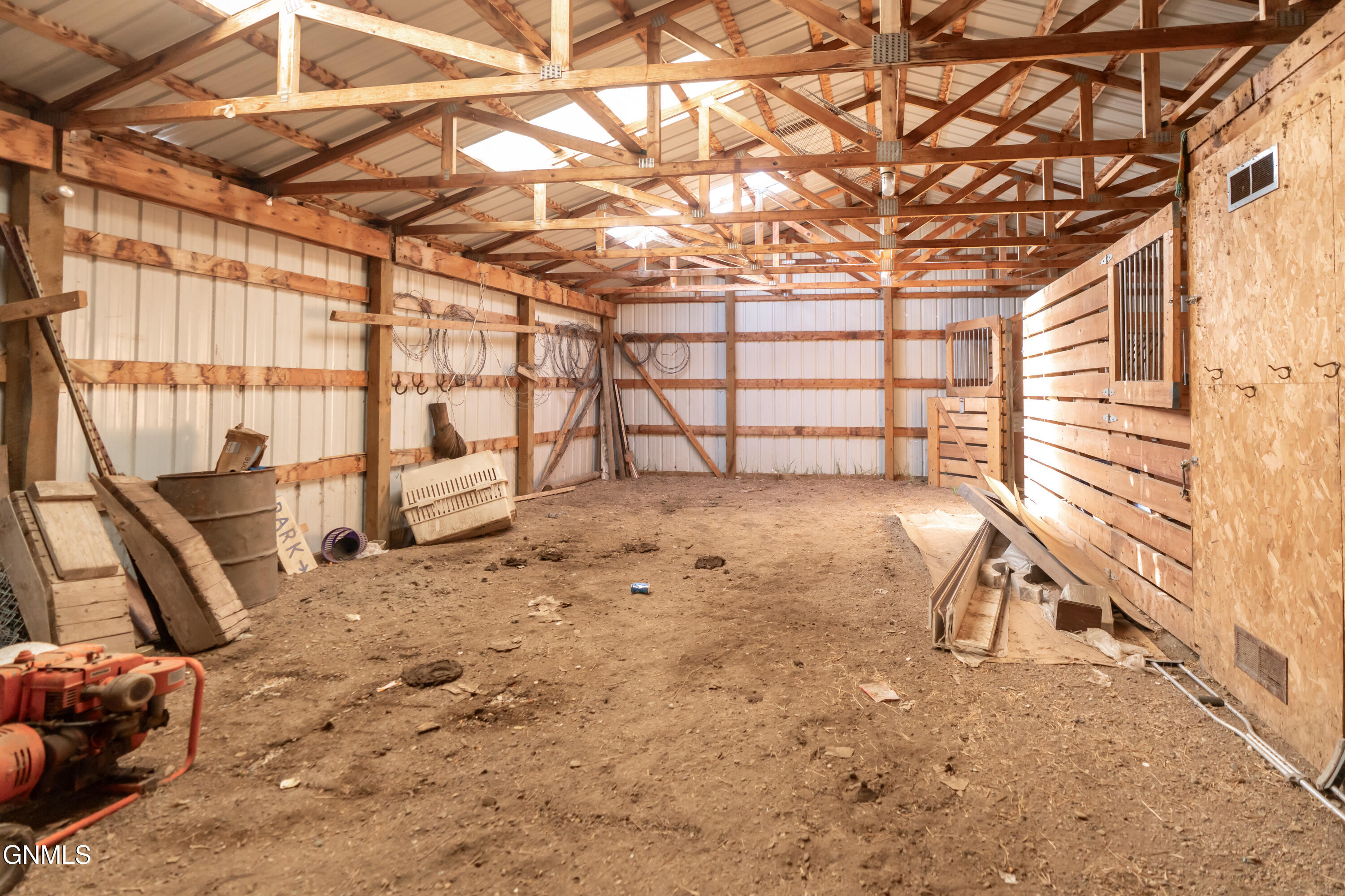 main property photo 41