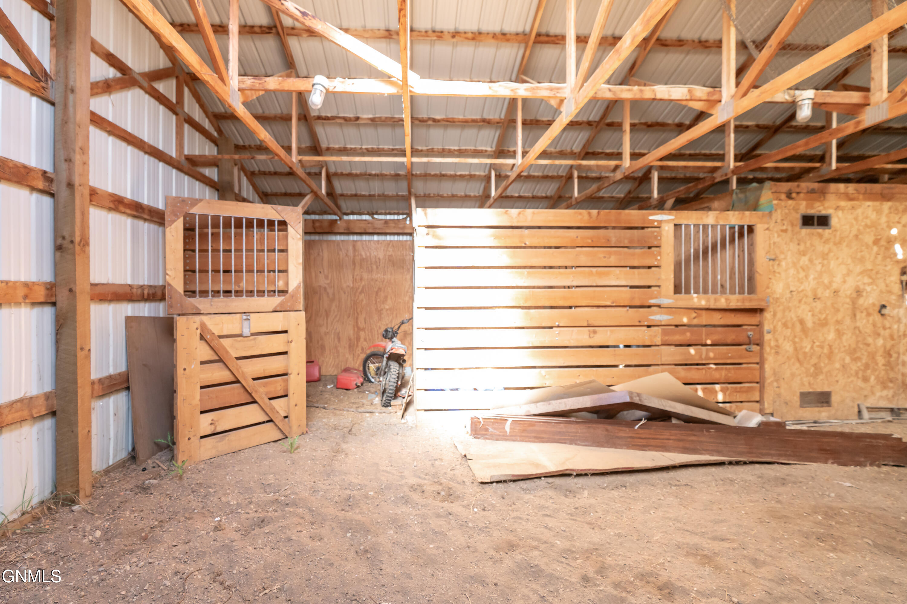 main property photo 43
