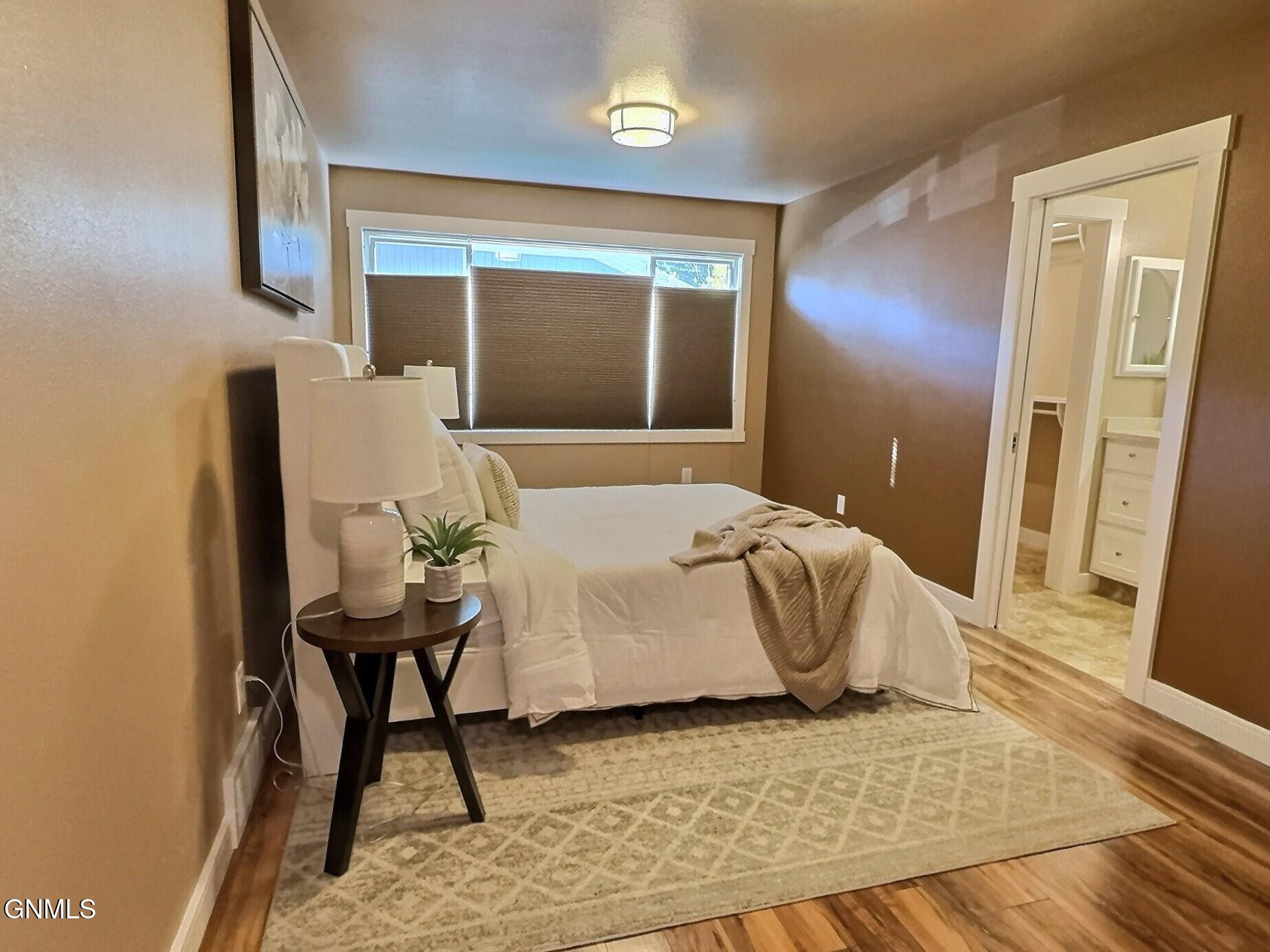 property viewer photo 17