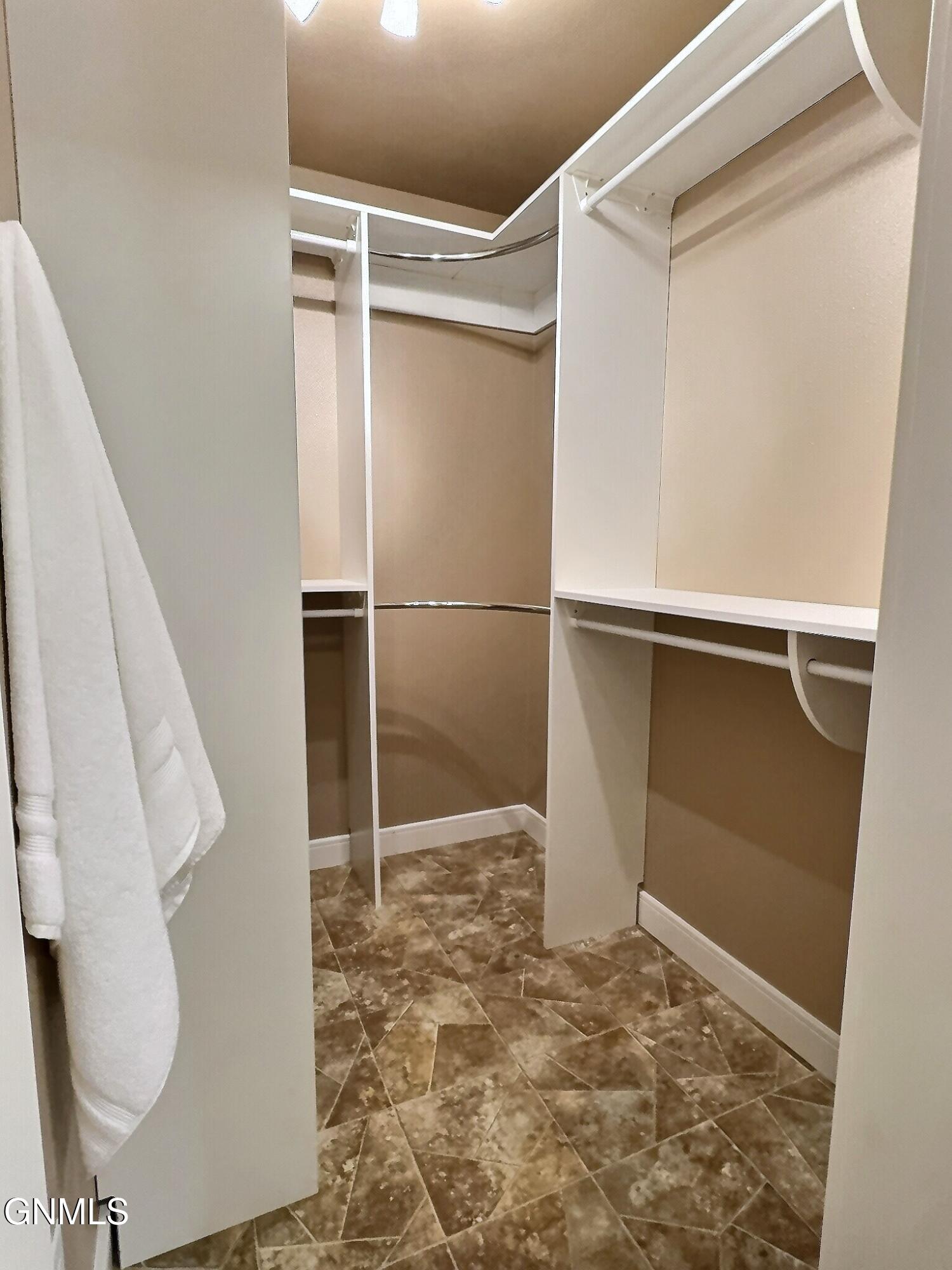 property viewer photo 21