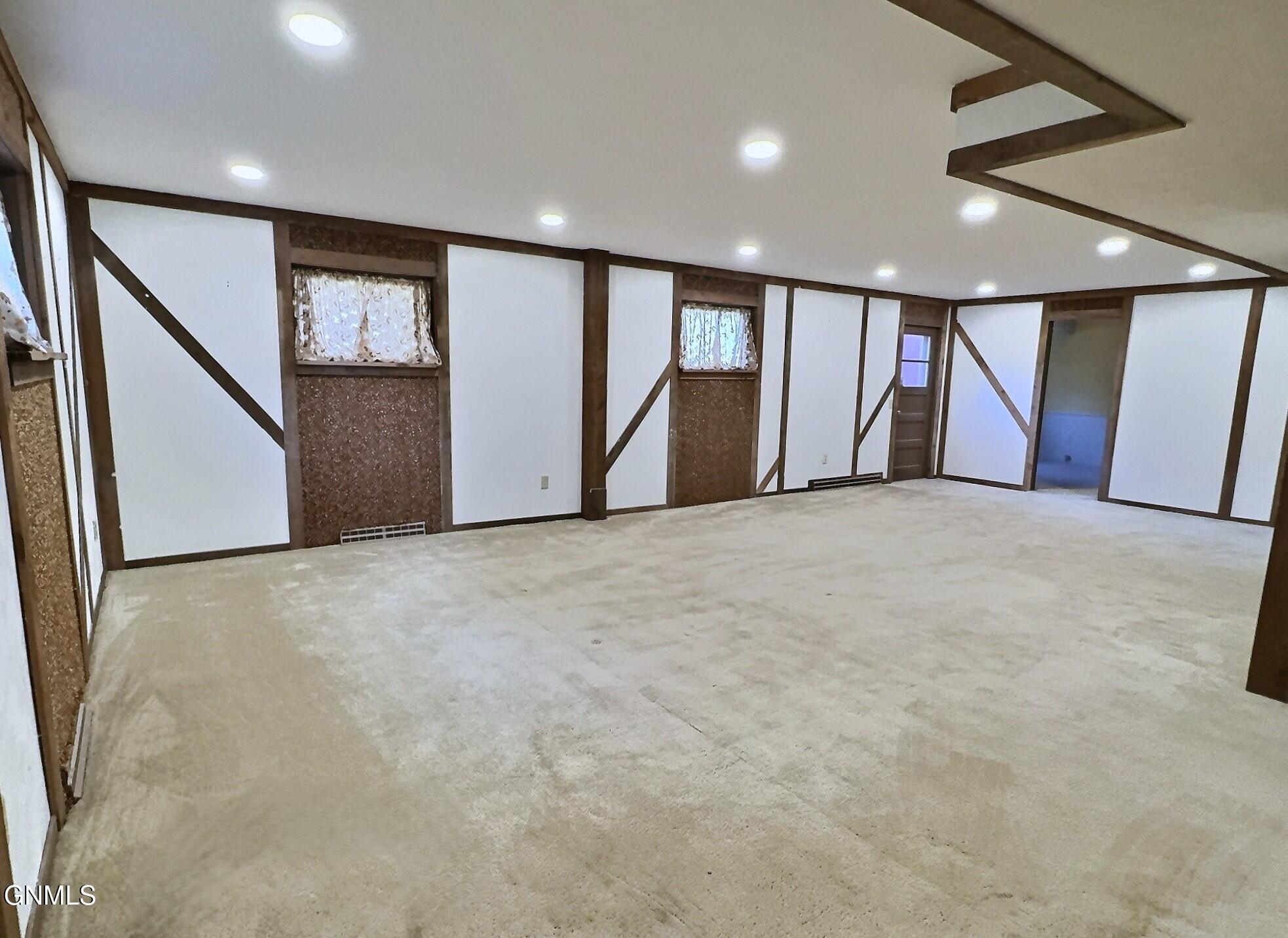 property viewer photo 30