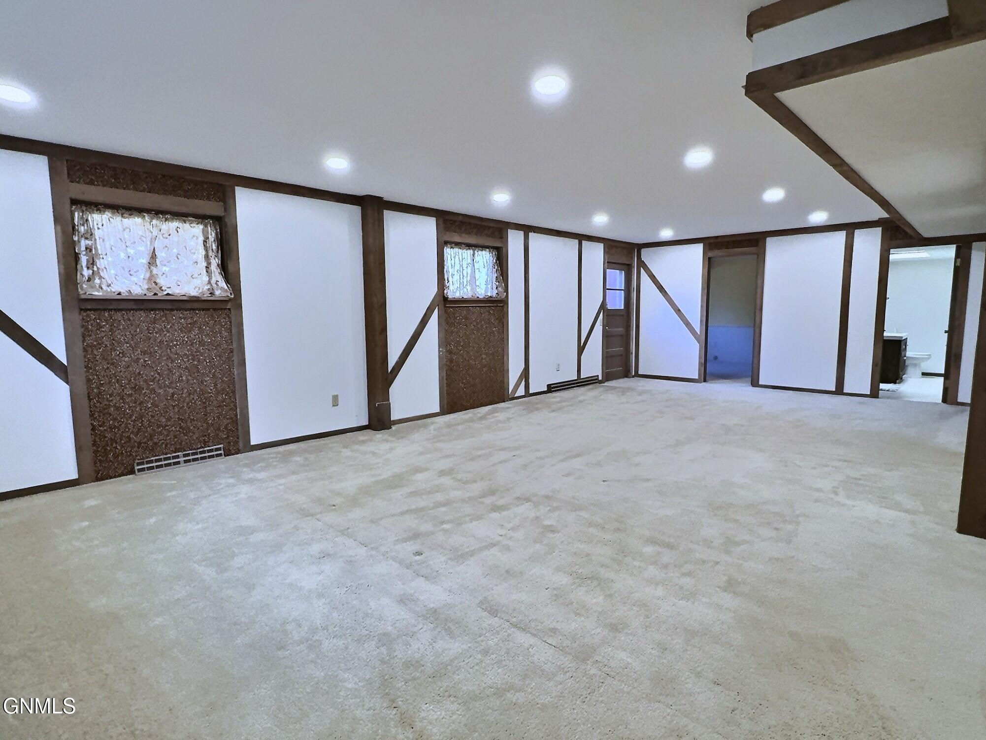 property viewer photo 32