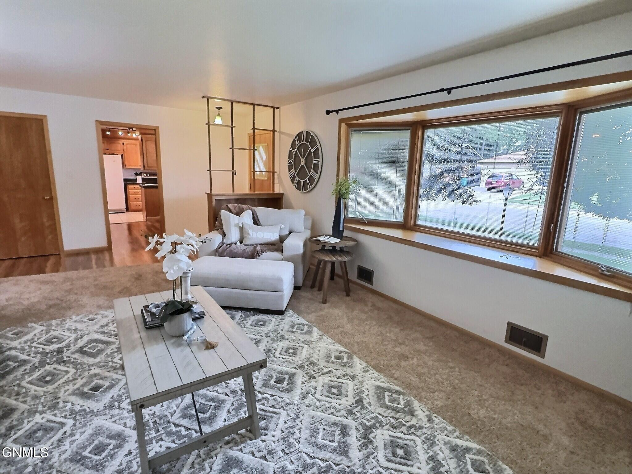 property viewer photo 5