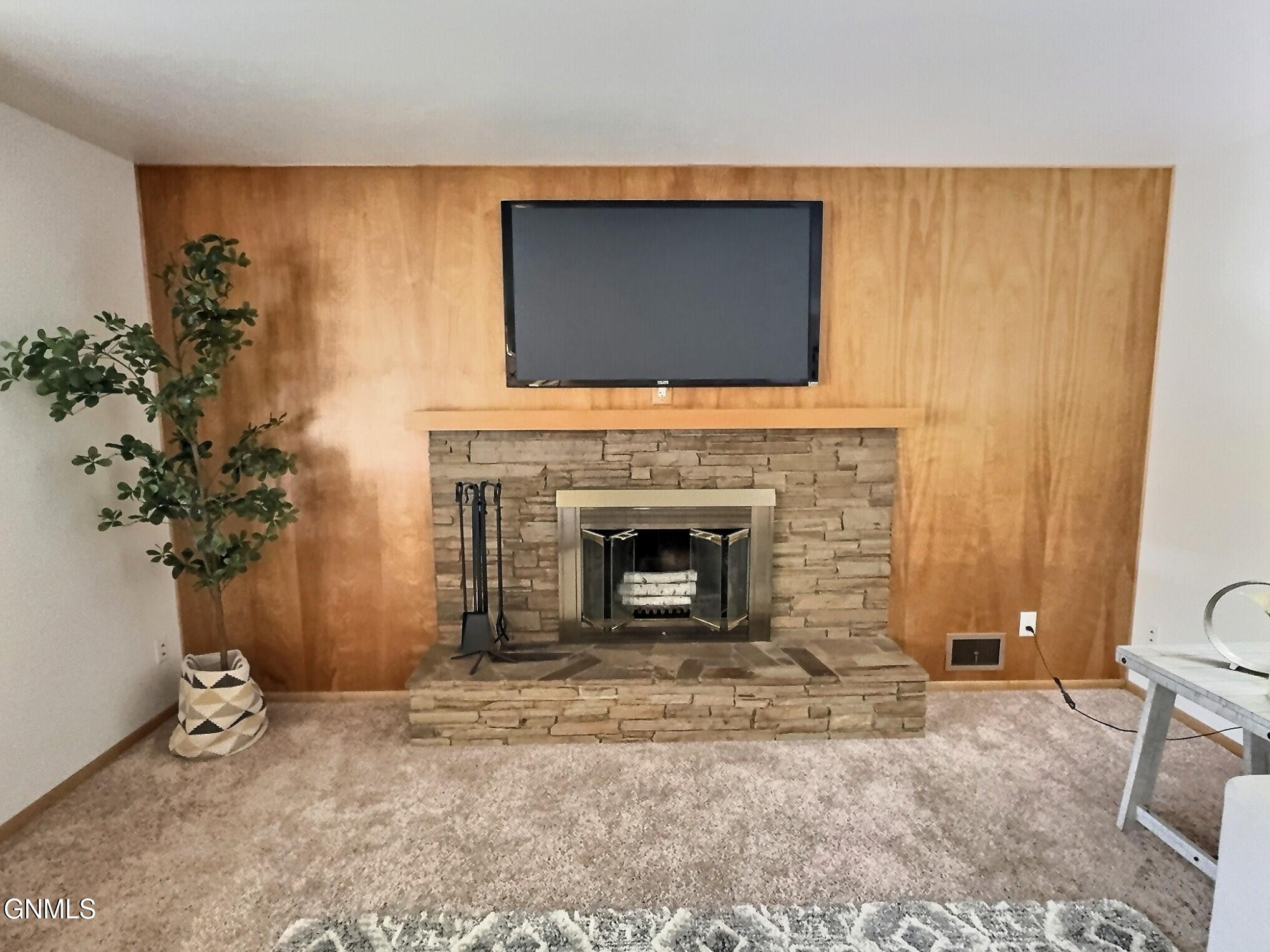 property viewer photo 7