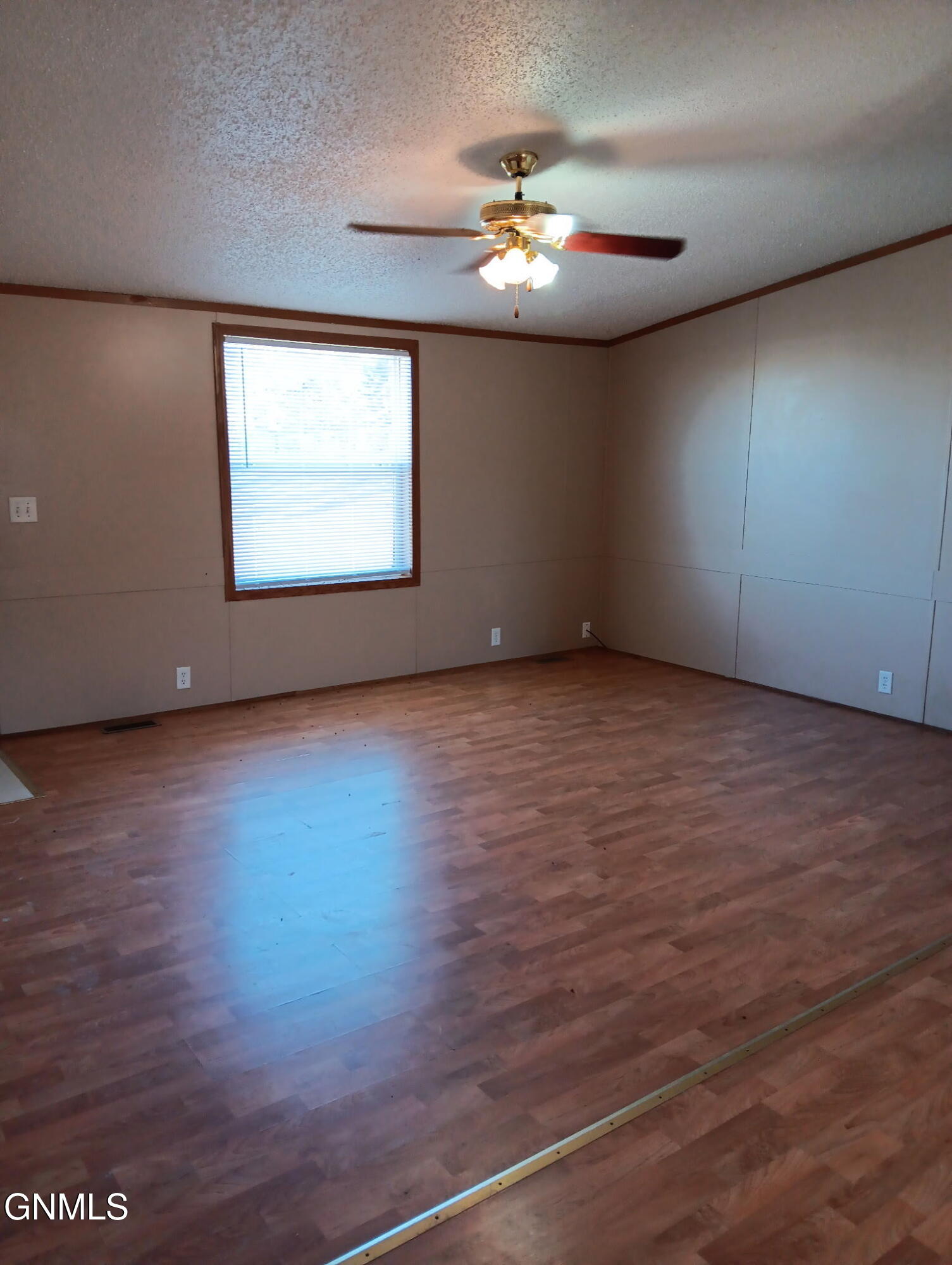 property viewer photo 5