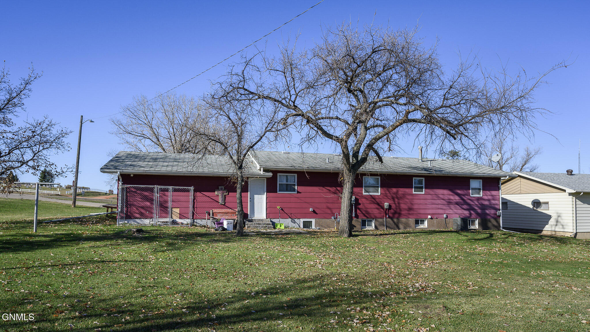 main property photo 33