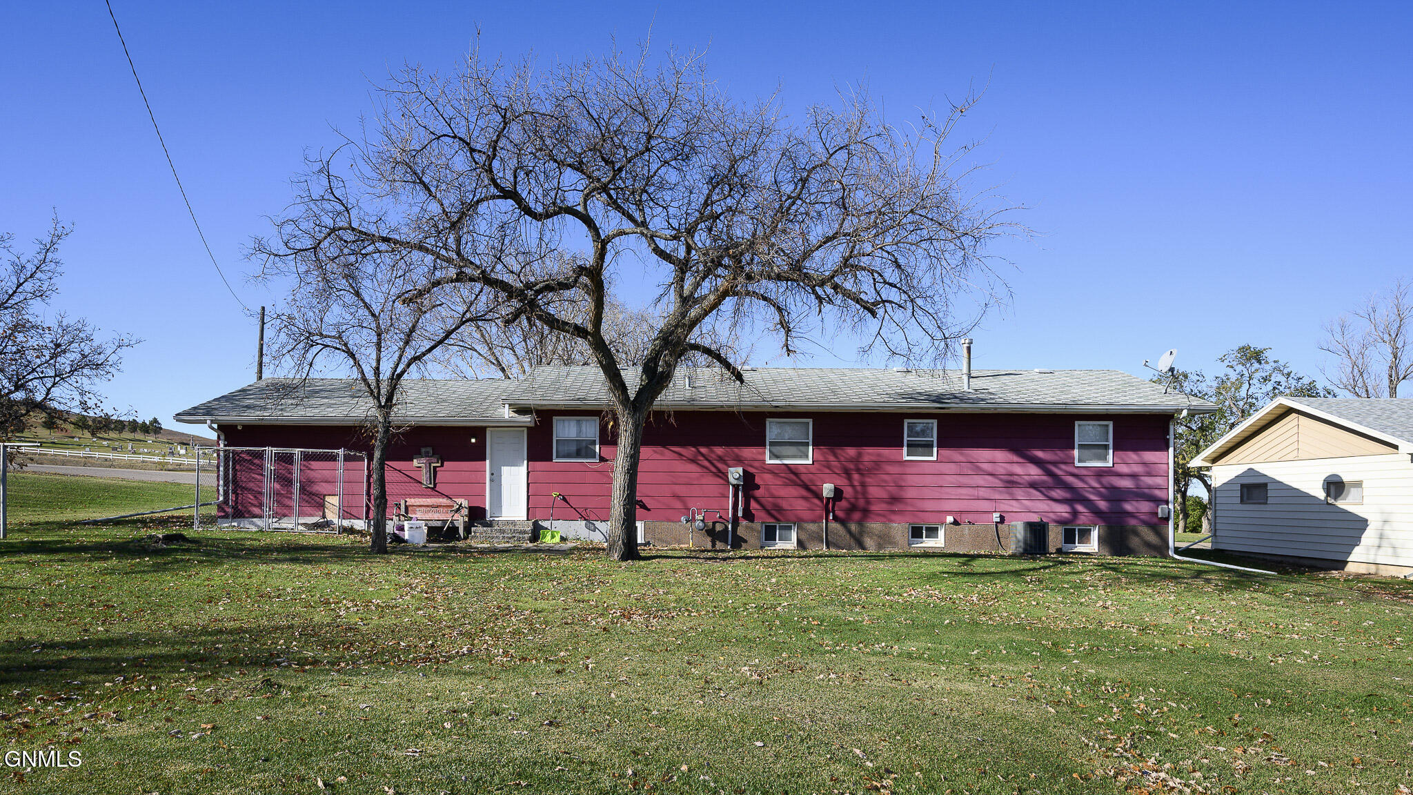 main property photo 34