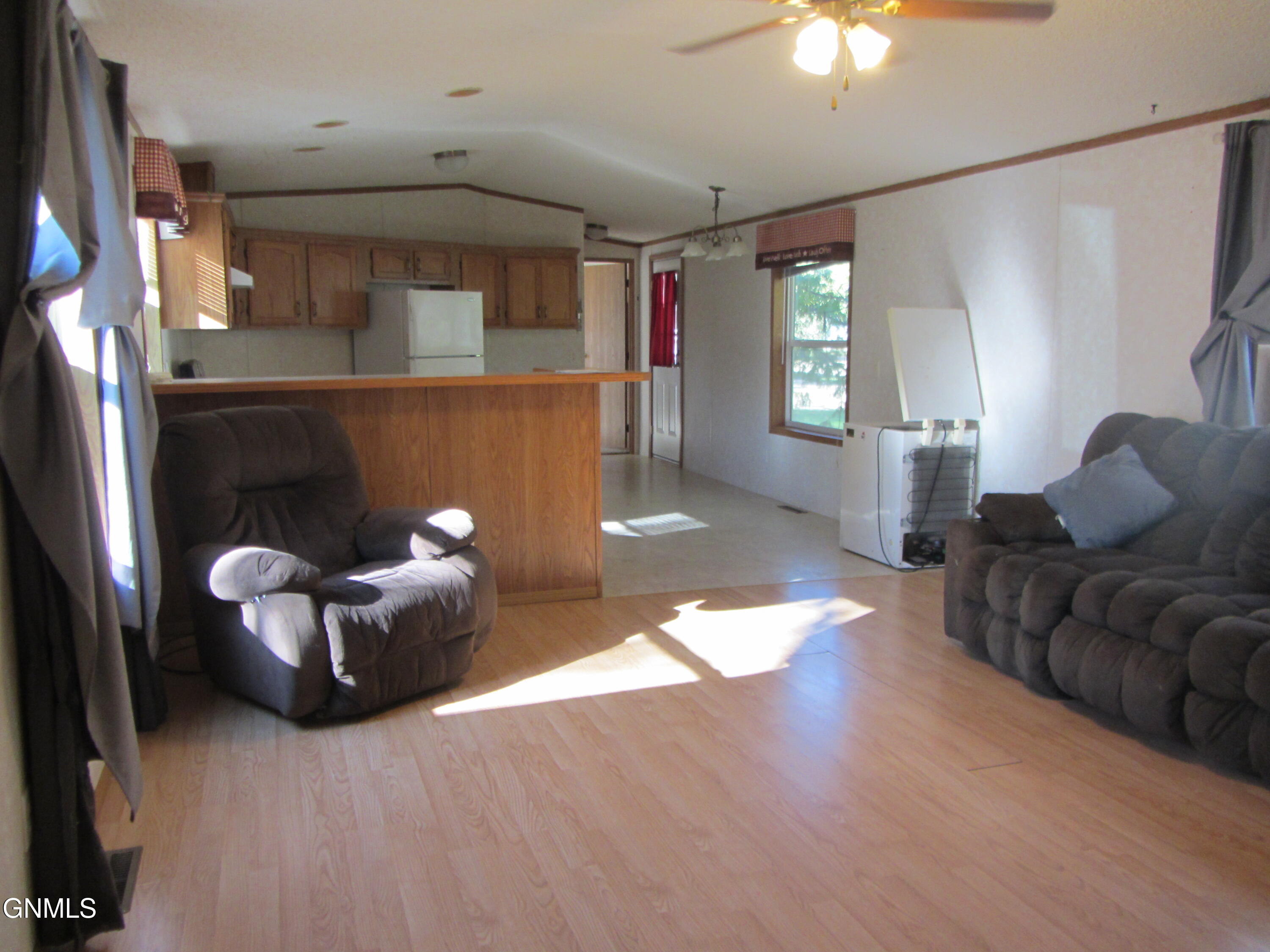 property viewer photo 3