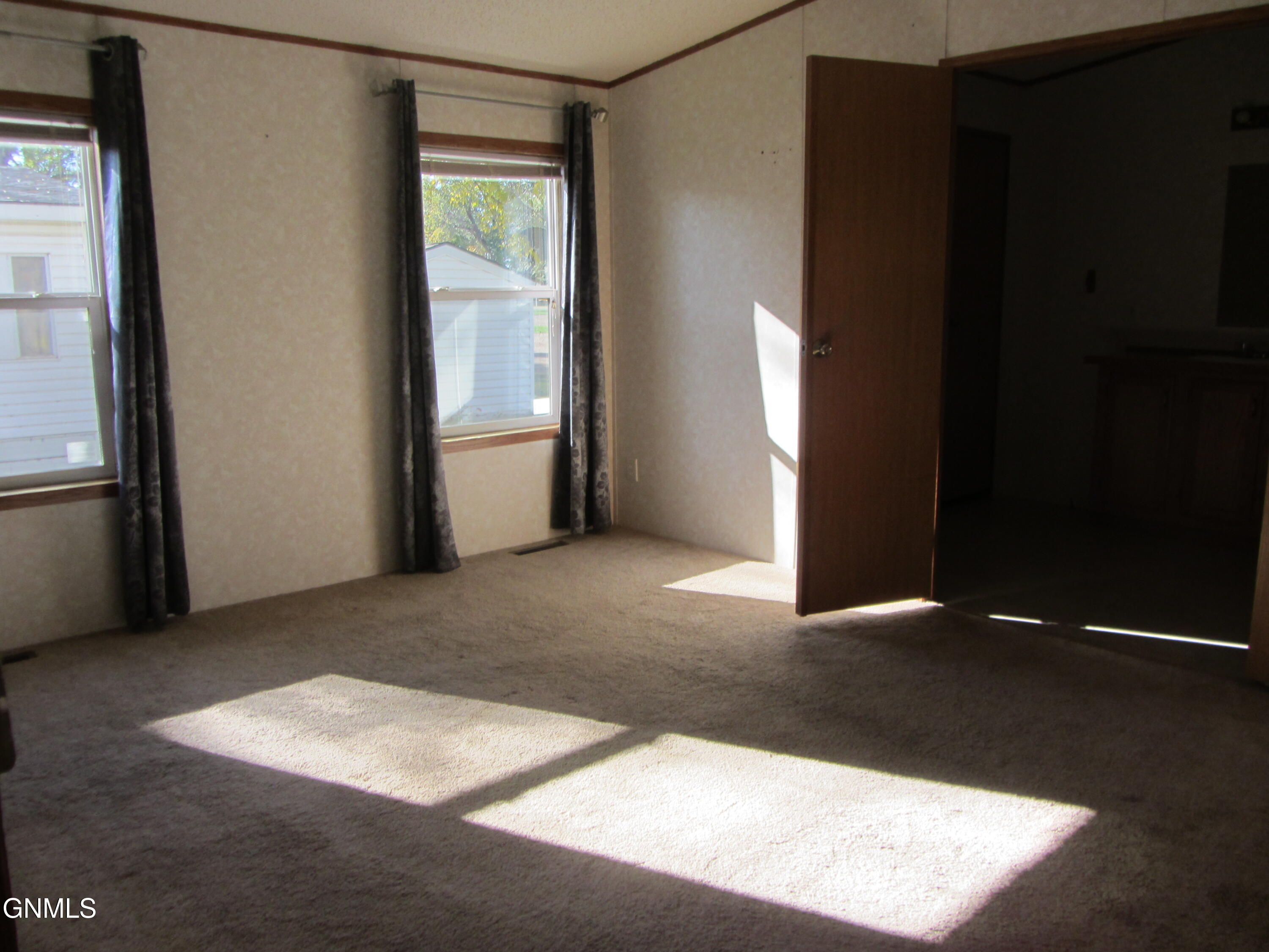 property viewer photo 7