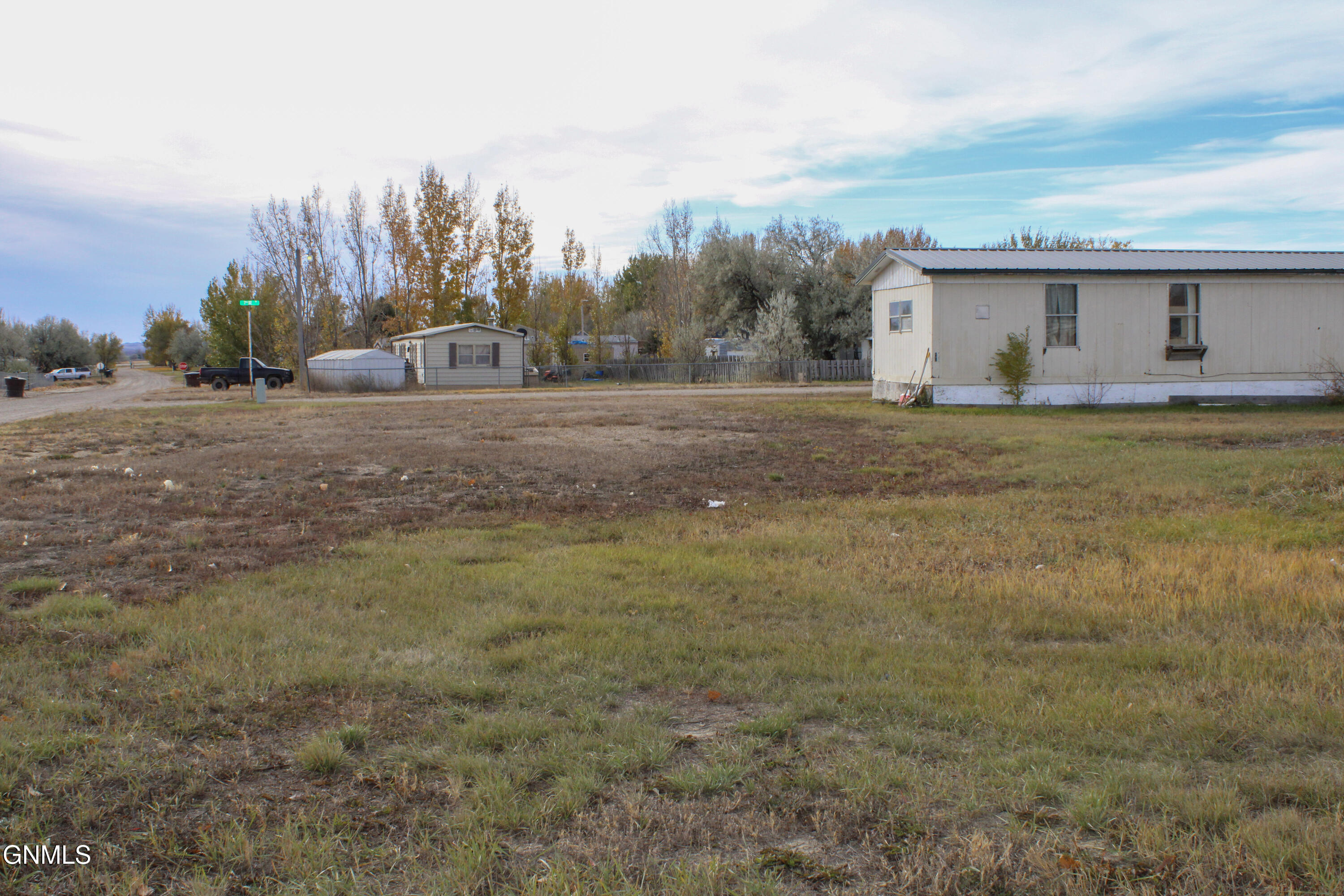 main property photo 14