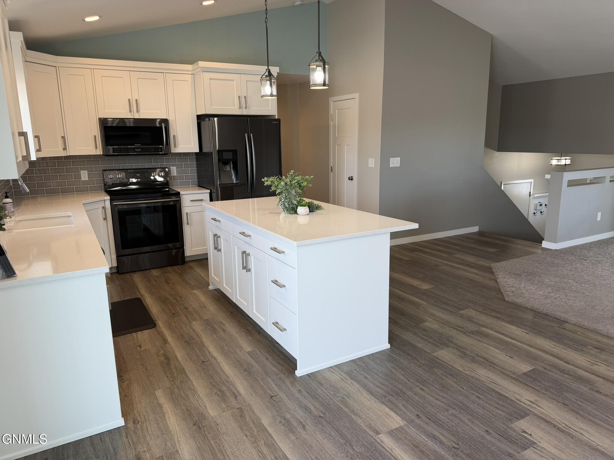 property viewer photo 102