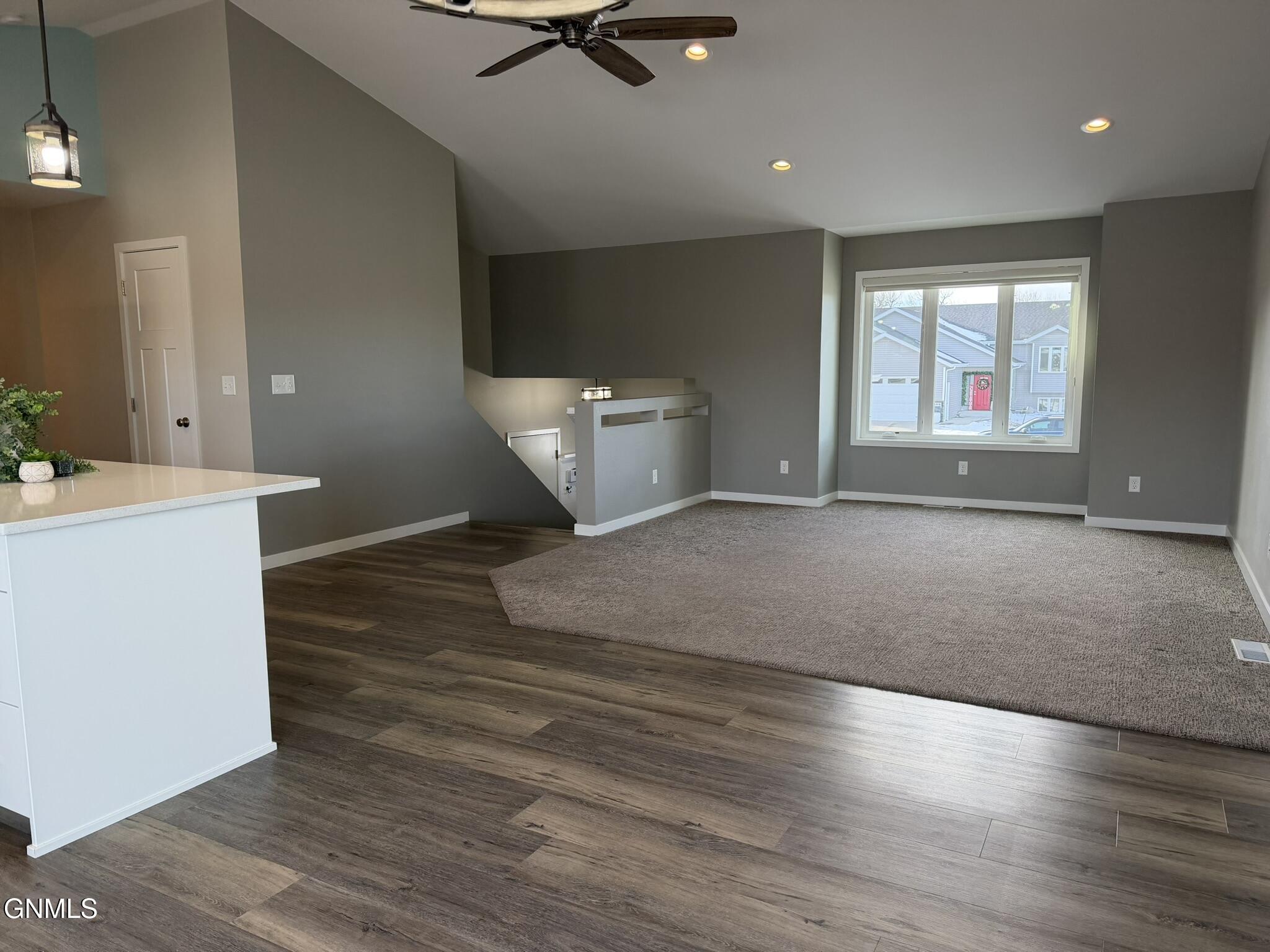 property viewer photo 104