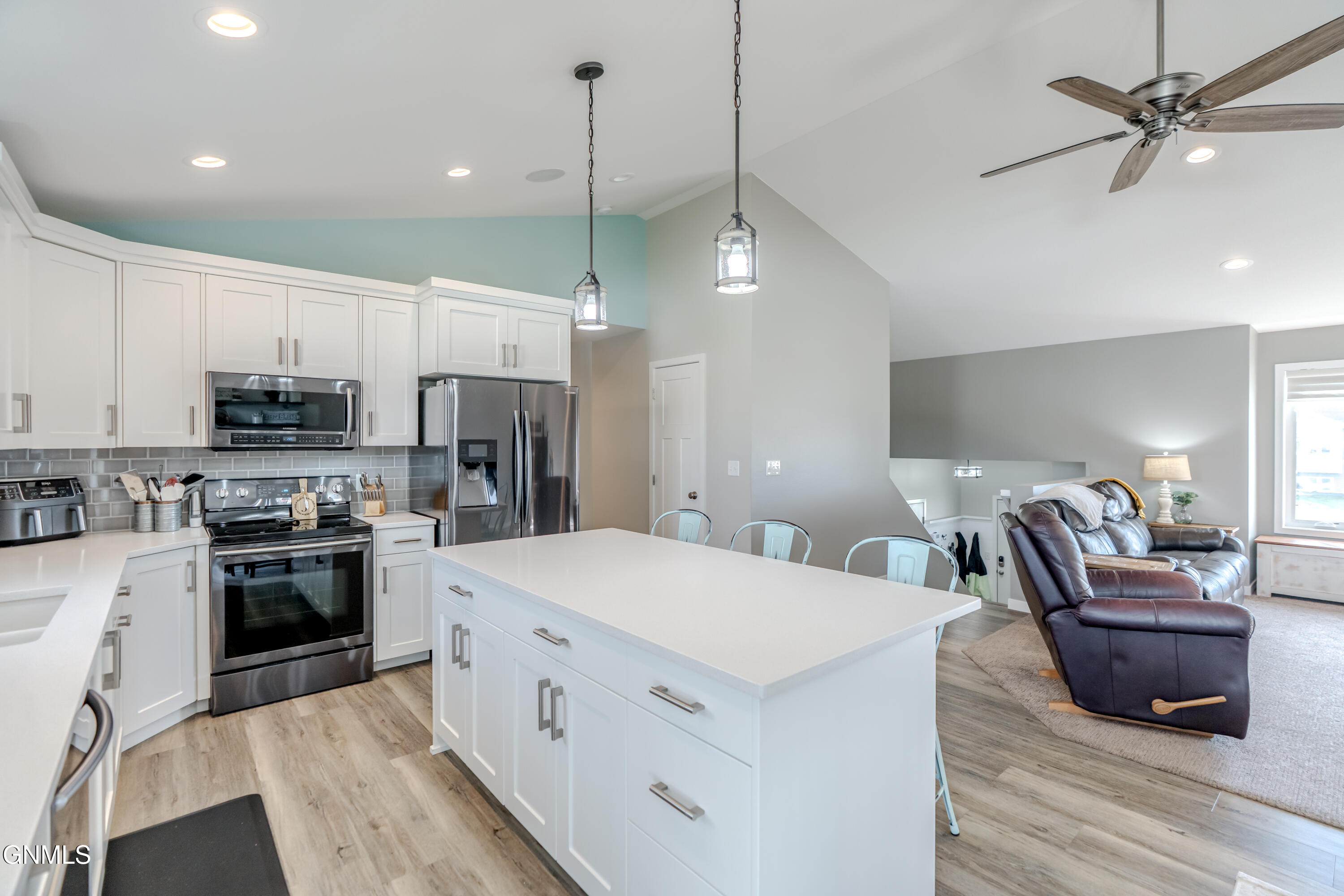 property viewer photo 14