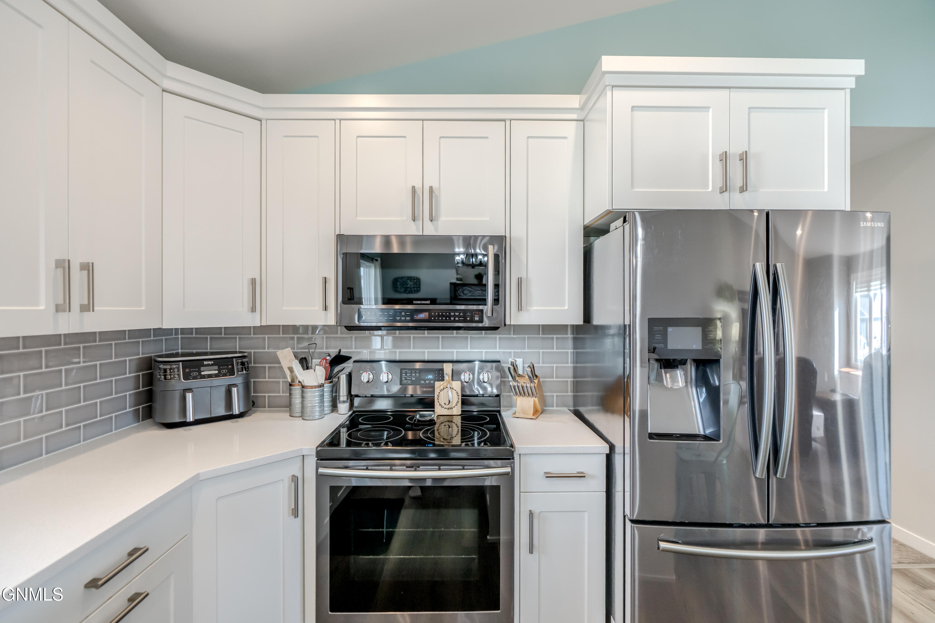 property viewer photo 16