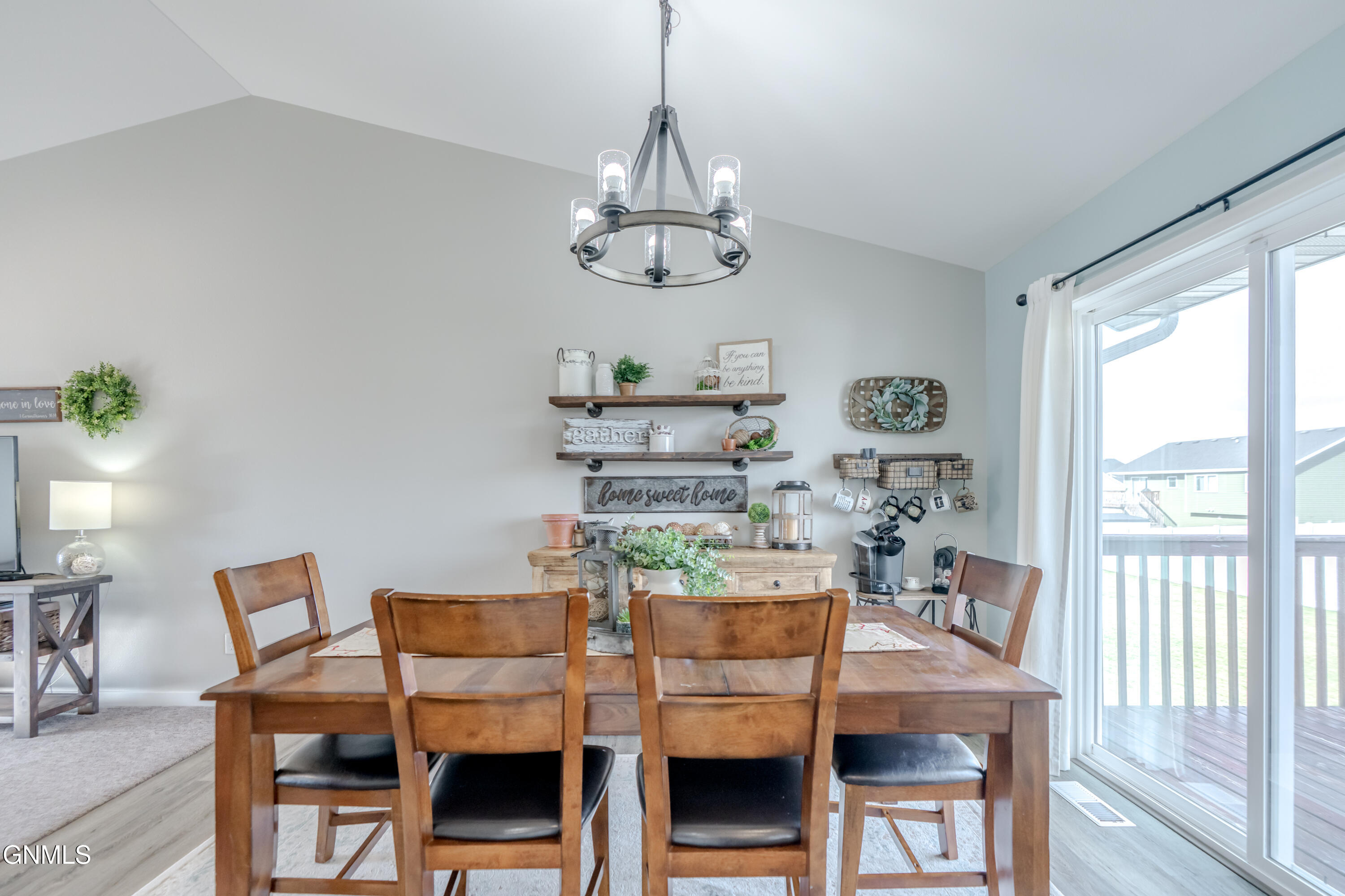 property viewer photo 18