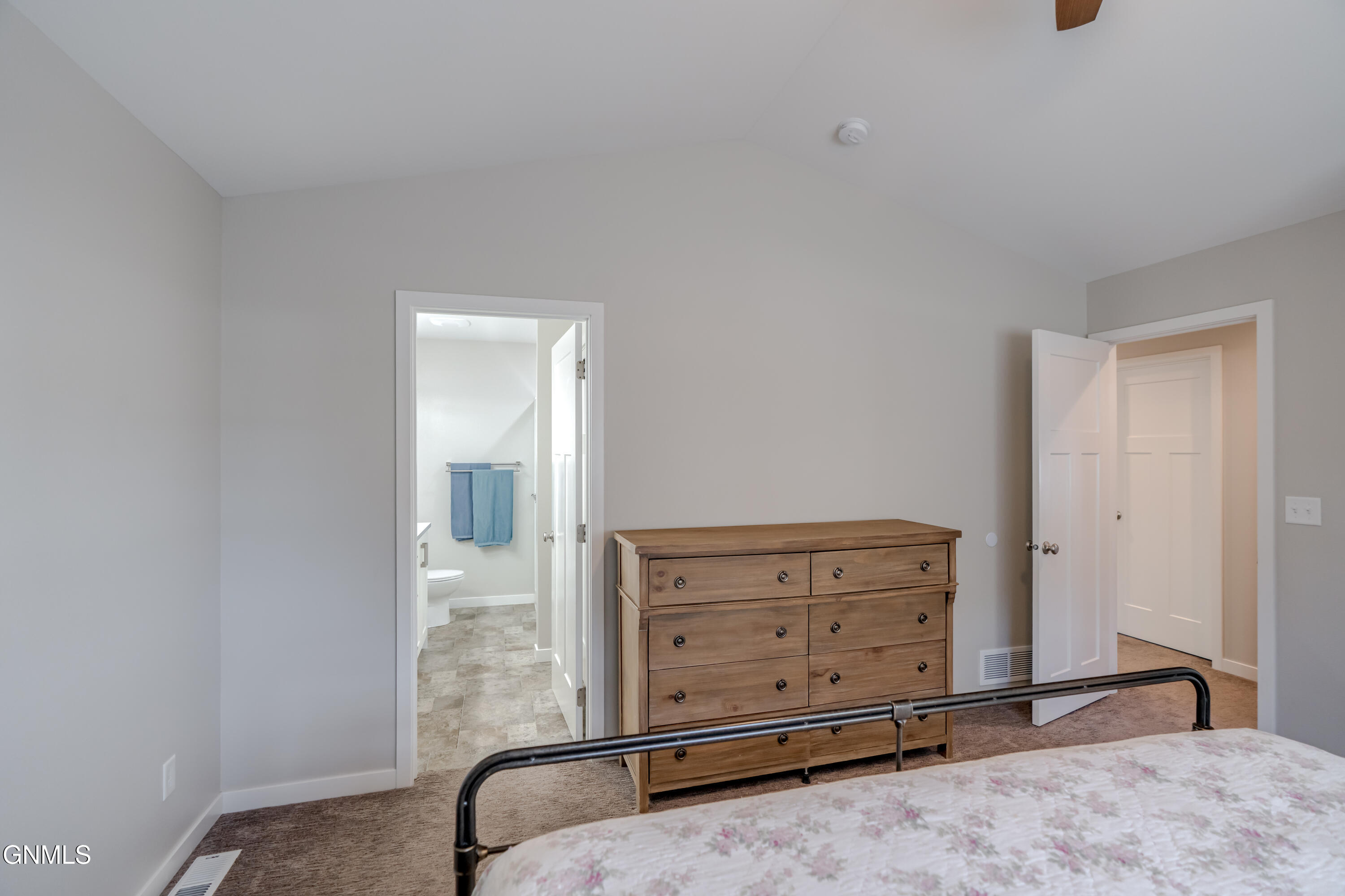 property viewer photo 33