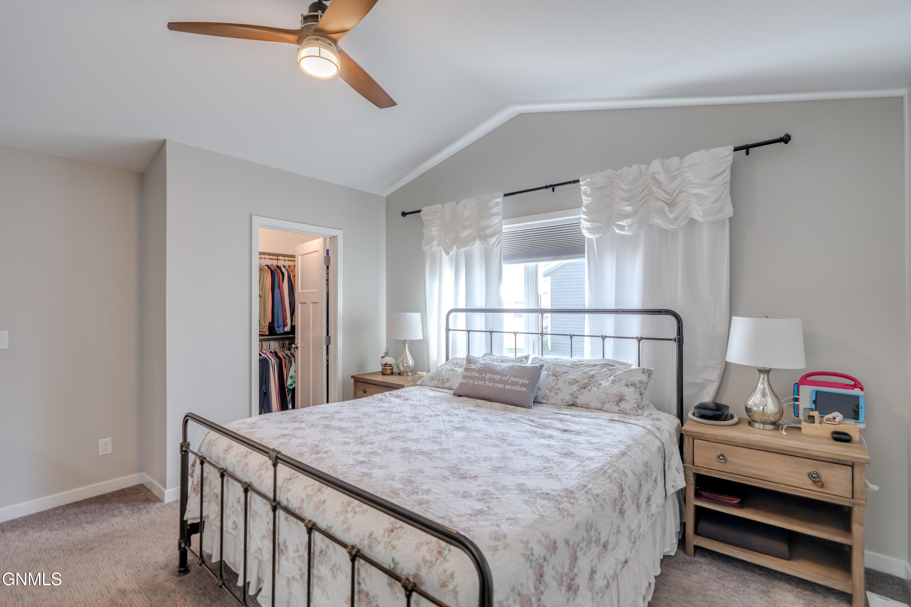 property viewer photo 4