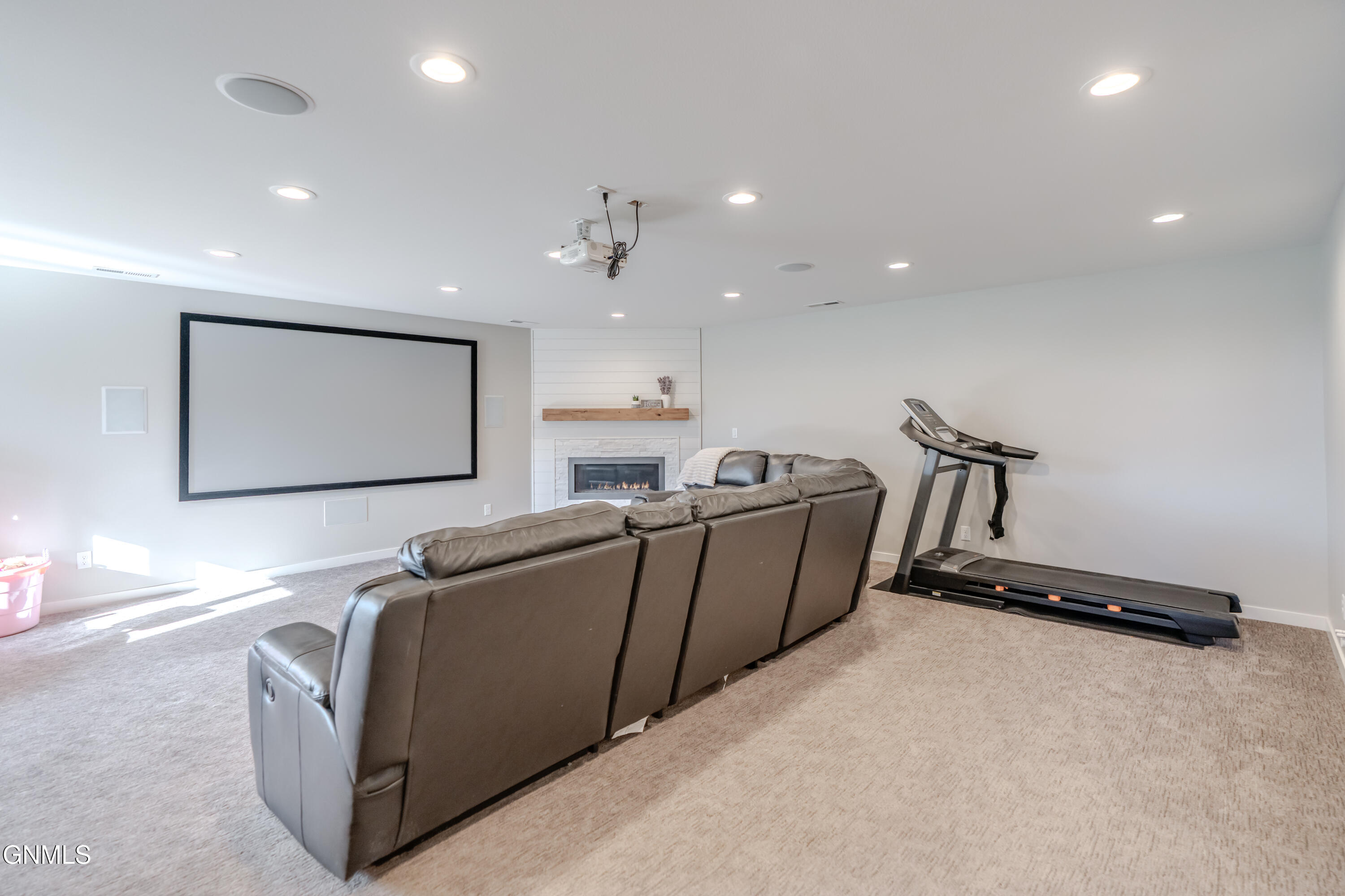 property viewer photo 45