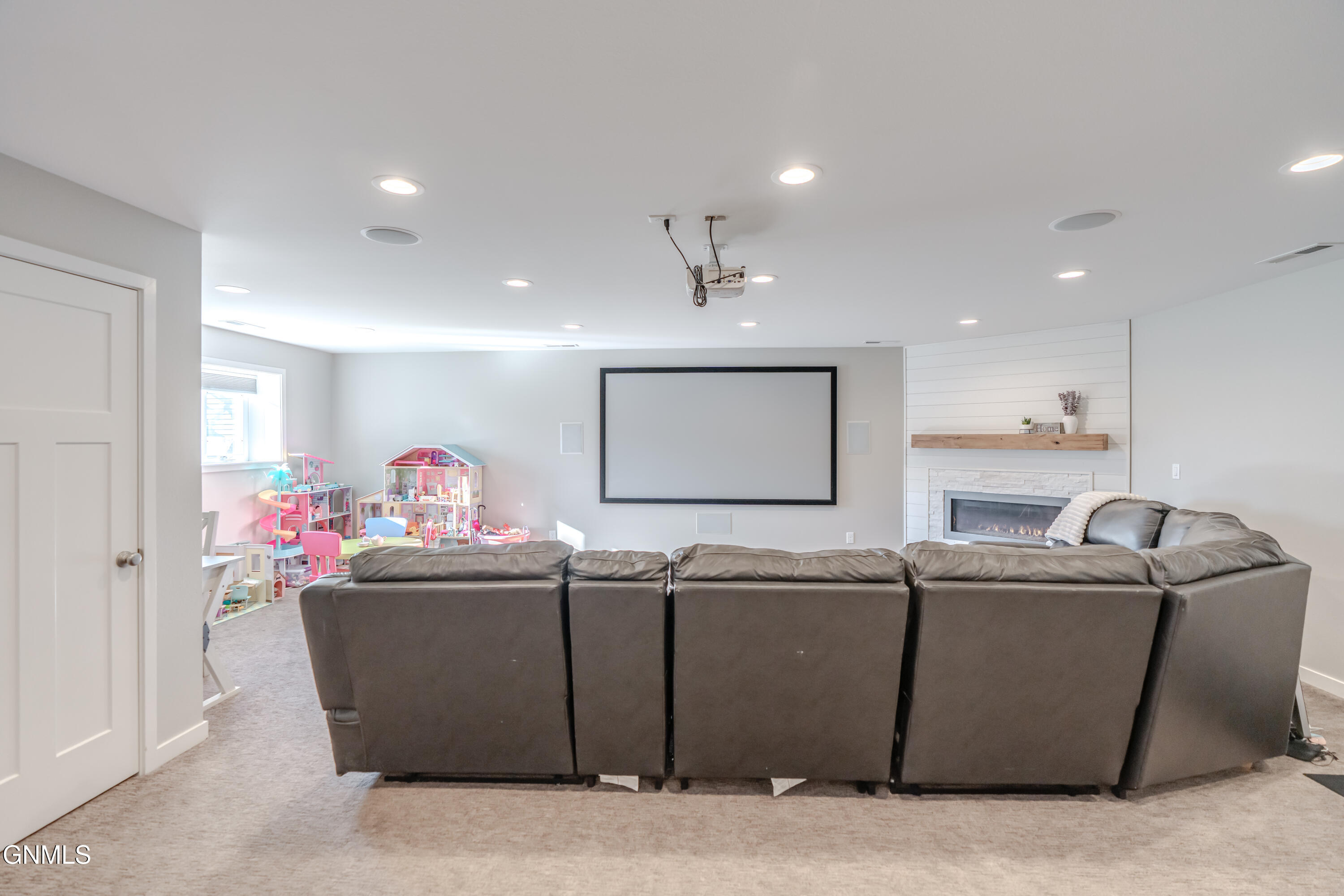 property viewer photo 46