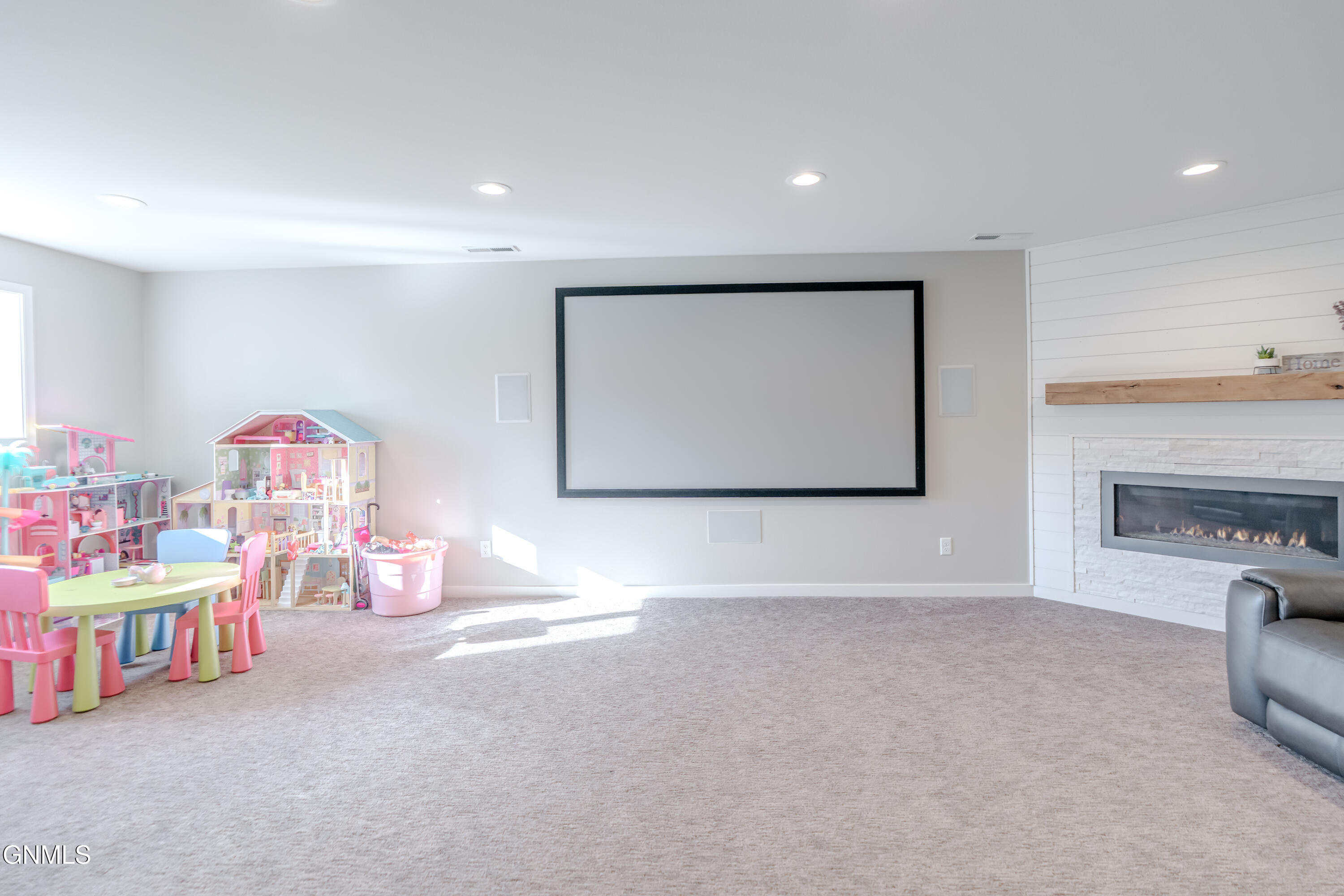 property viewer photo 47
