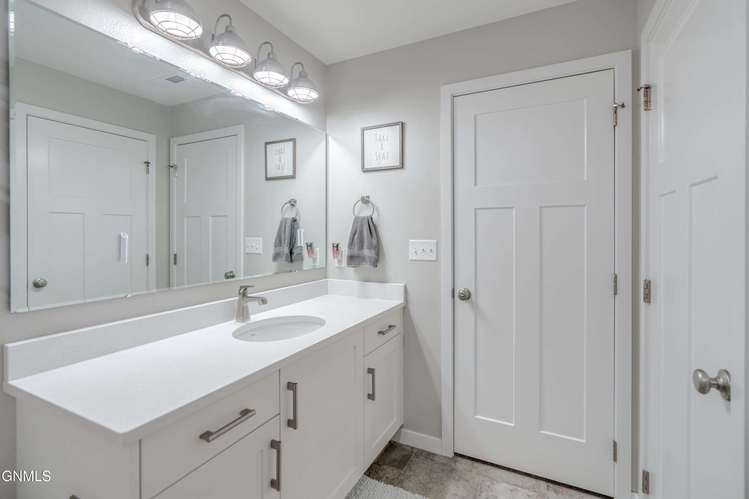 property viewer photo 57