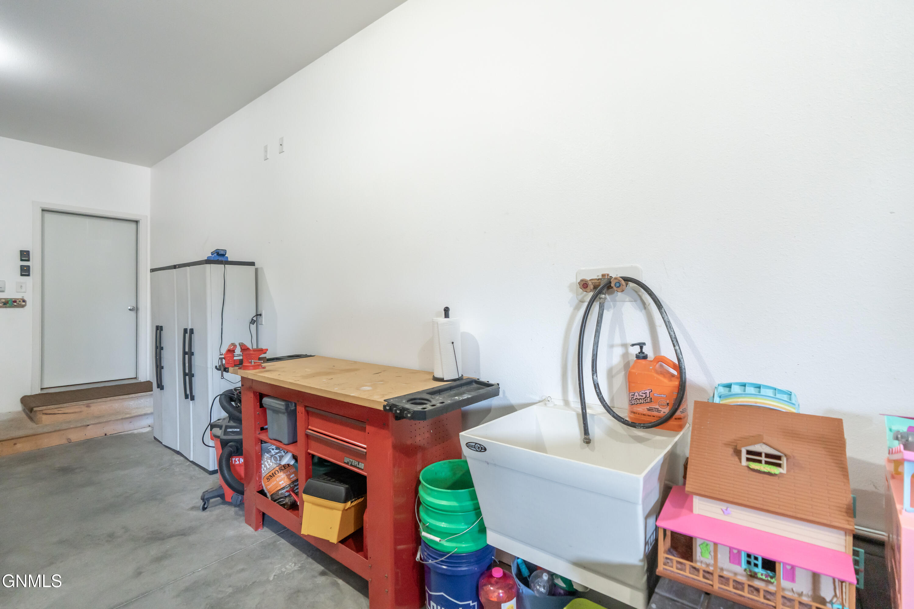 property viewer photo 69