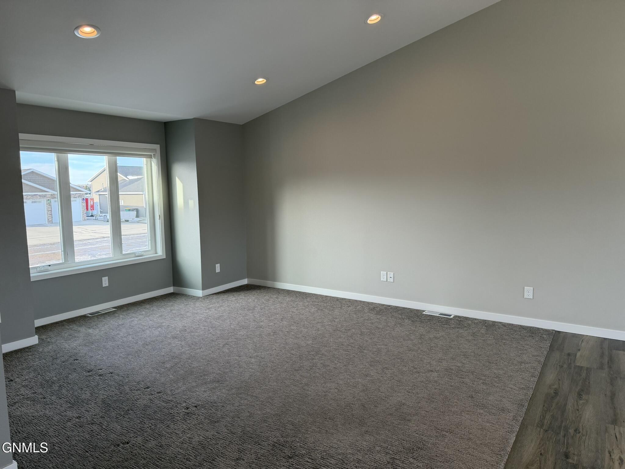 property viewer photo 99