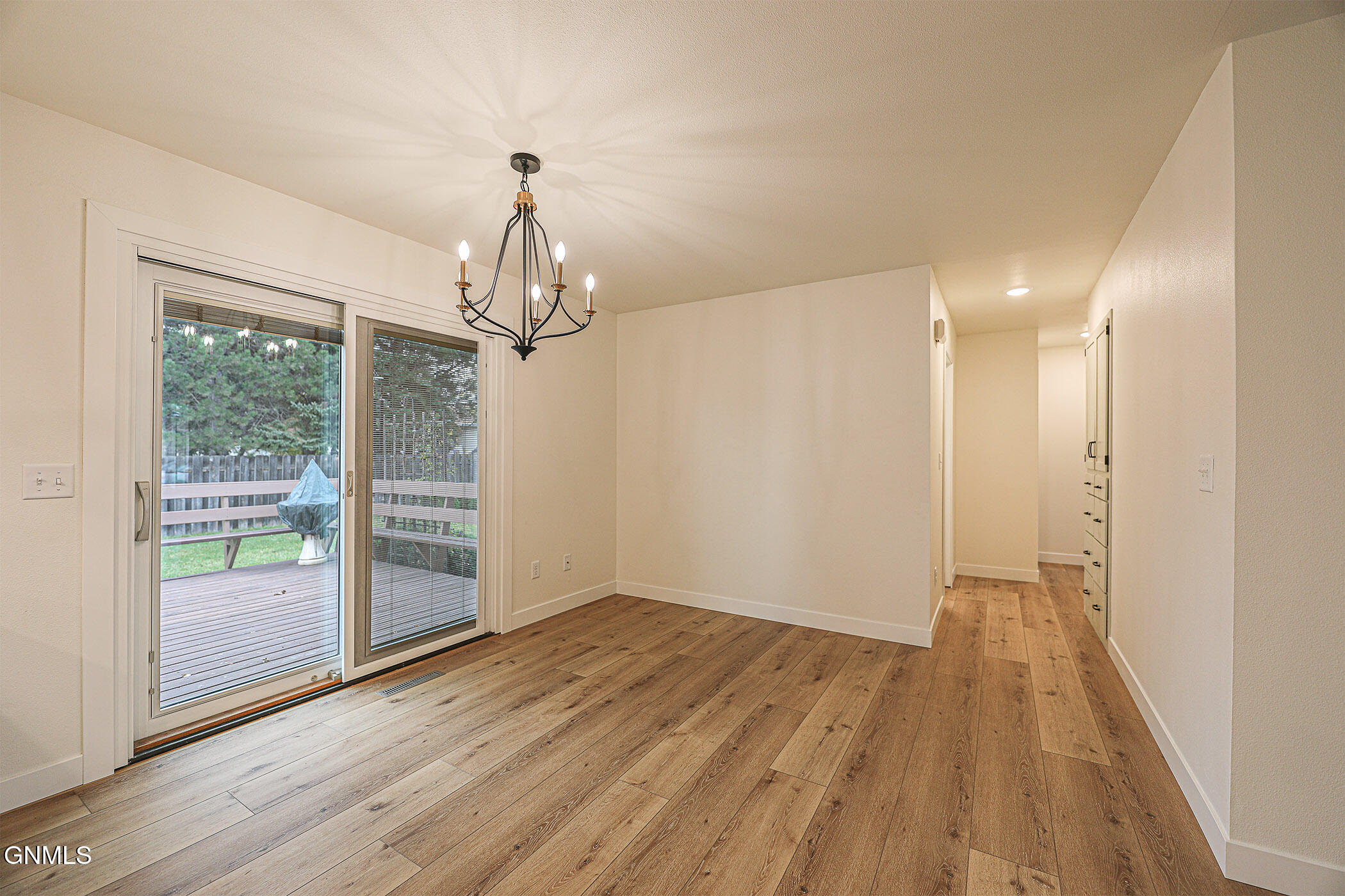 property viewer photo 12